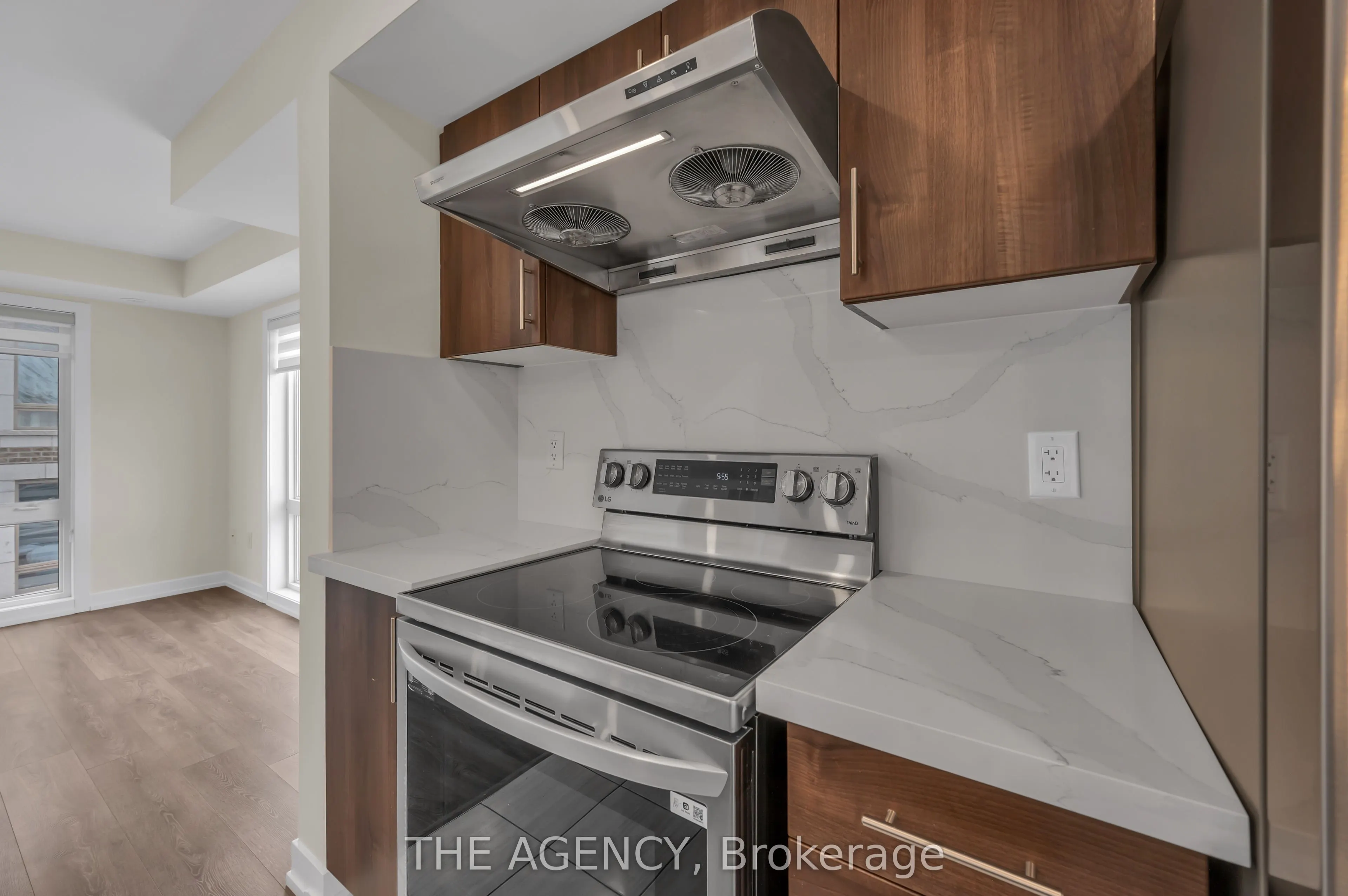 10 Westmeath Lane, #2202