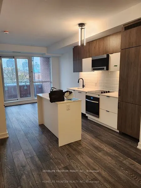 8888 YONGE Street #219