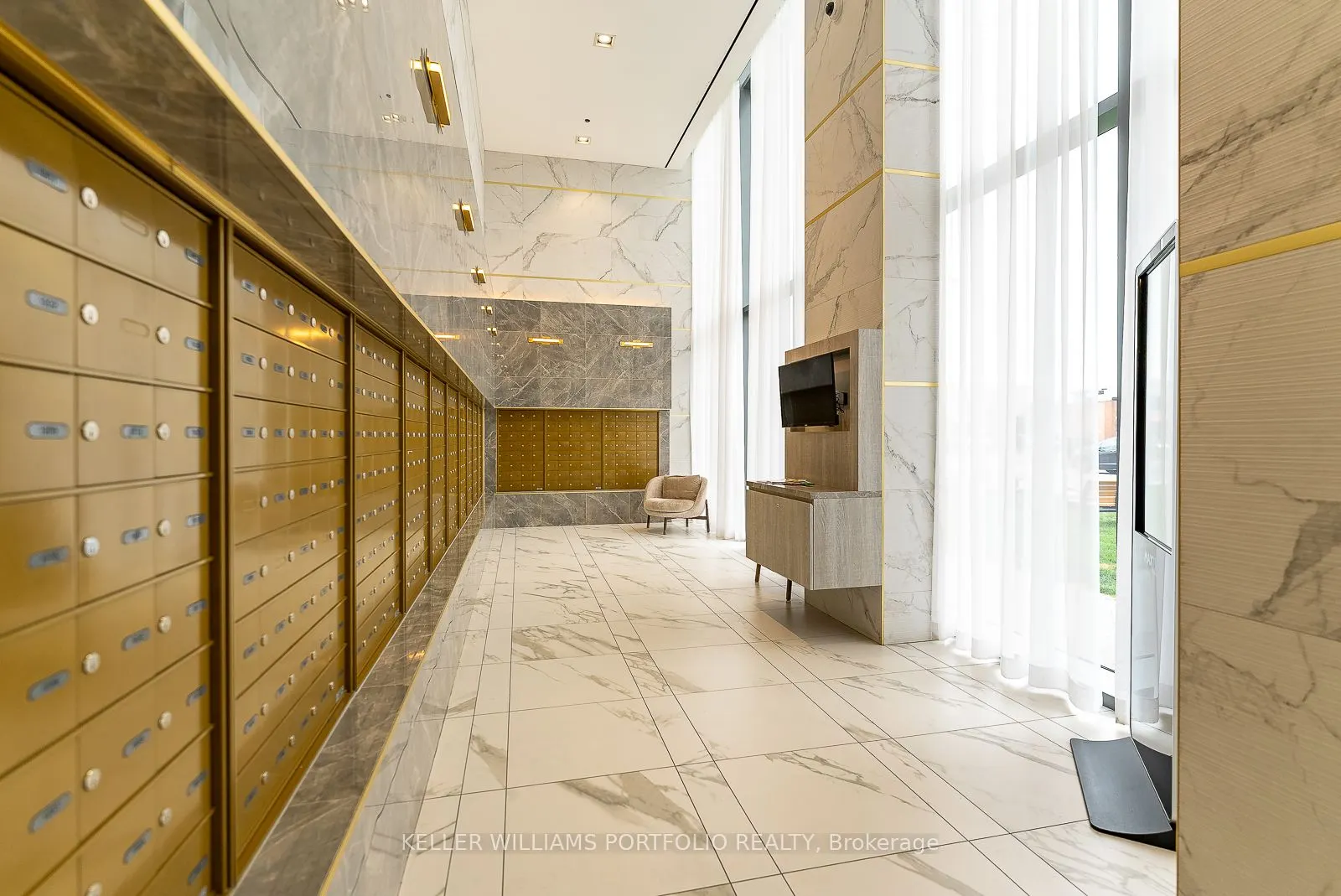 898 Portage Parkway, #4207