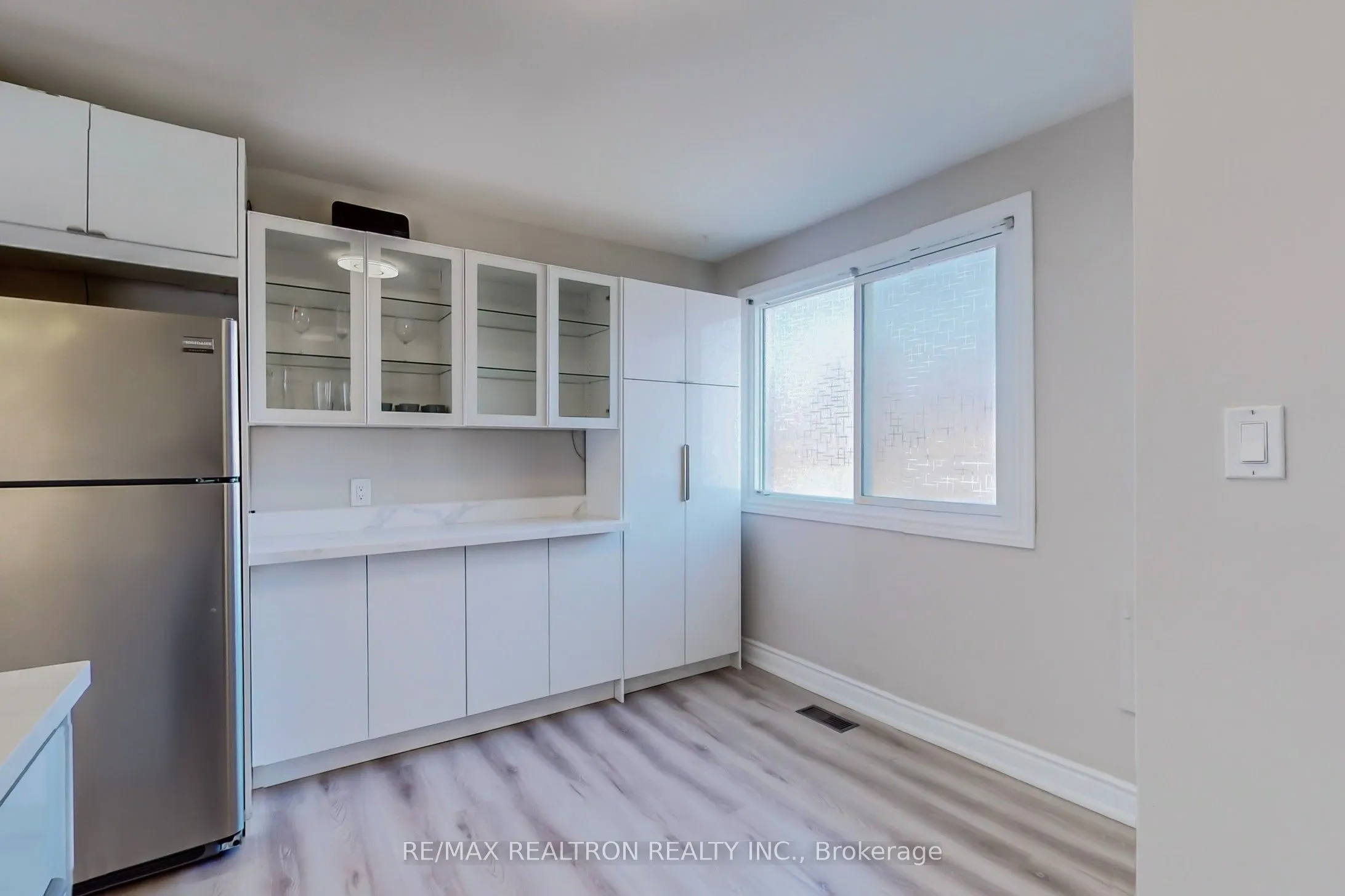 261 Beechy Avenue, #Upper
