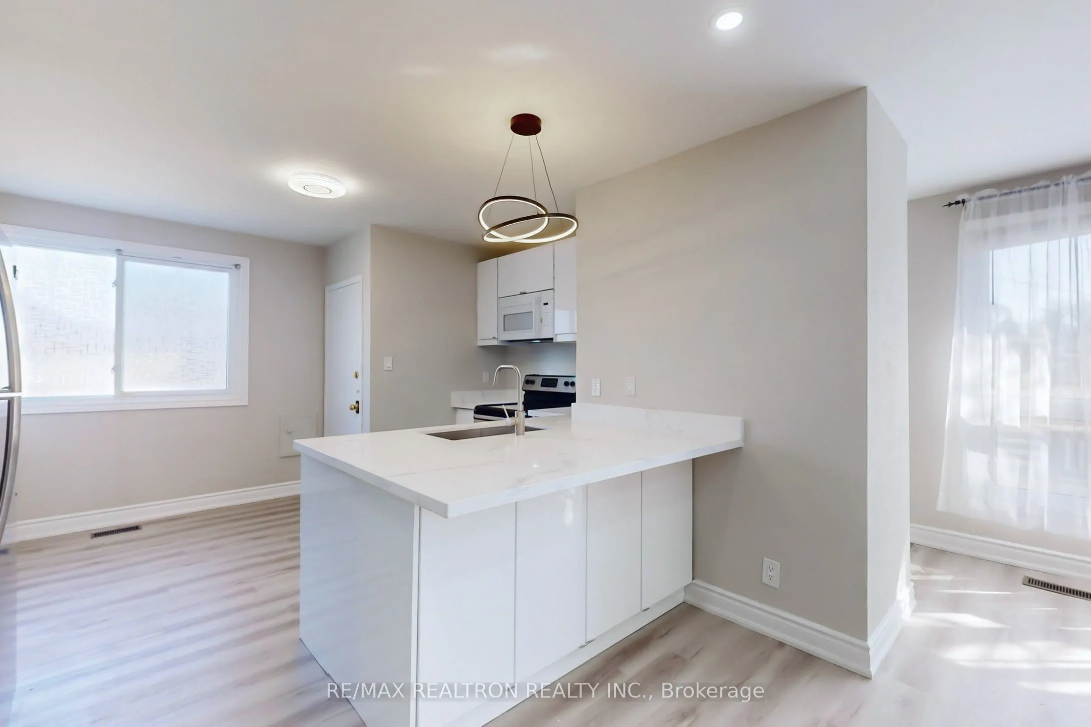 261 Beechy Avenue, #Upper