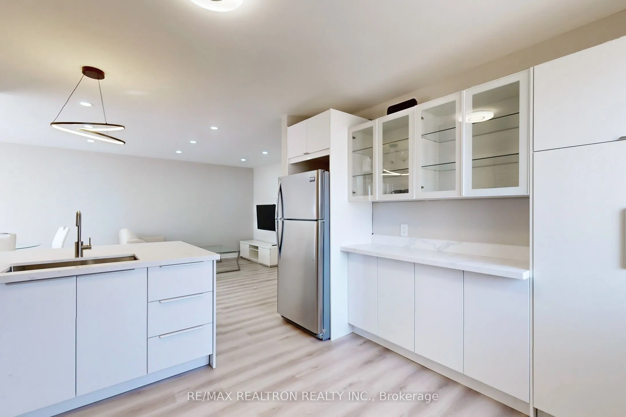 261 Beechy Avenue, #Upper