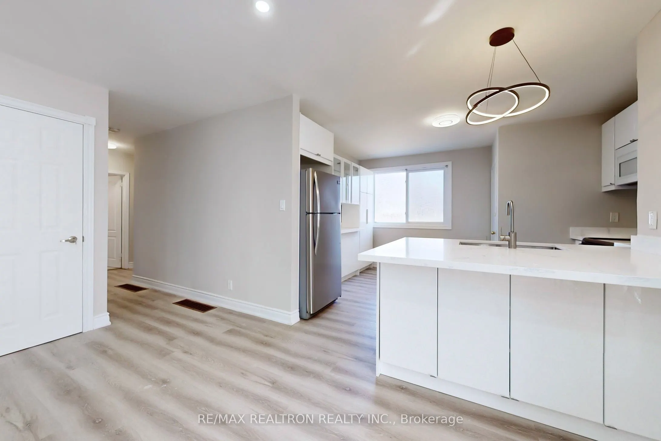 261 Beechy Avenue, #Upper