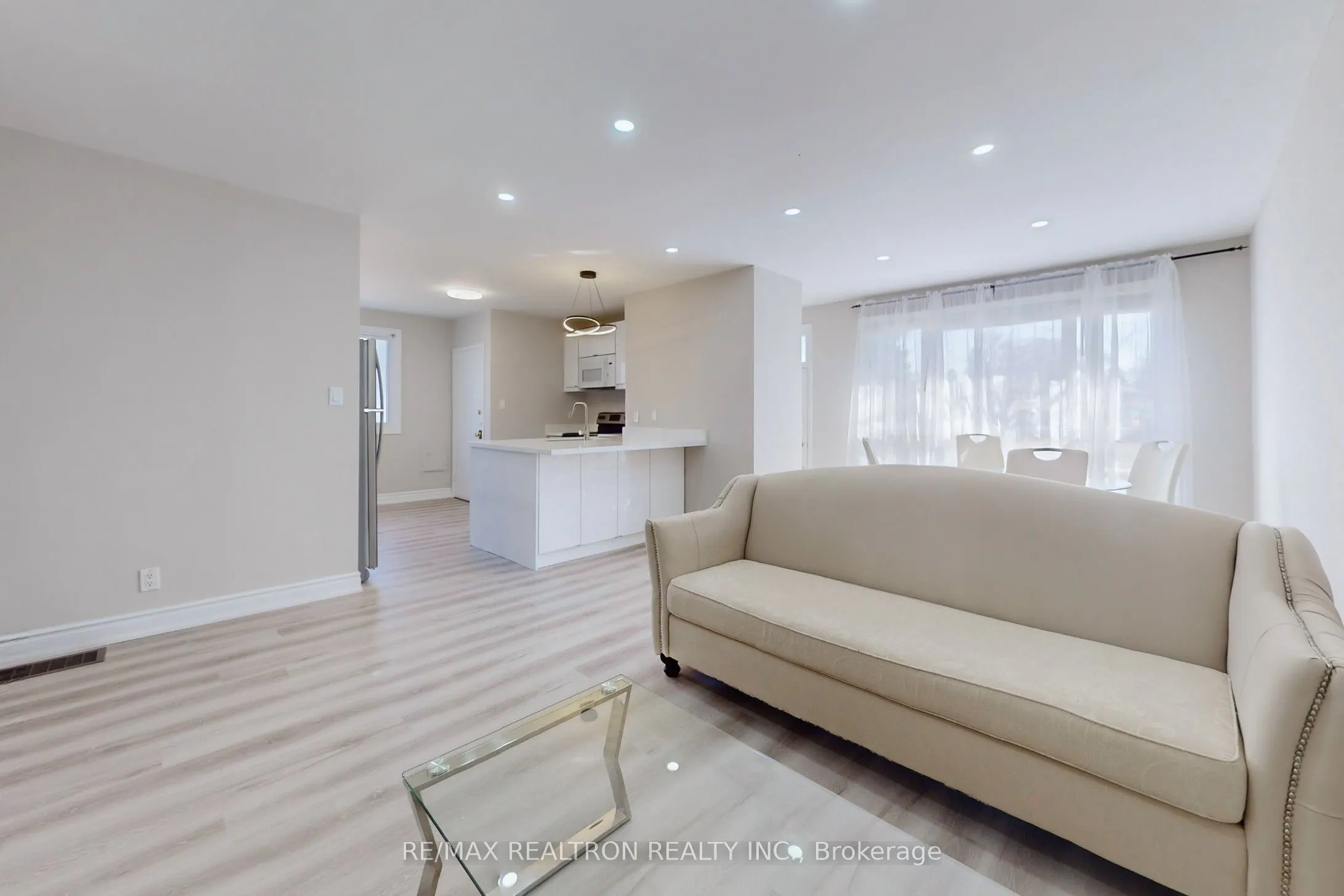 261 Beechy Avenue, #Upper