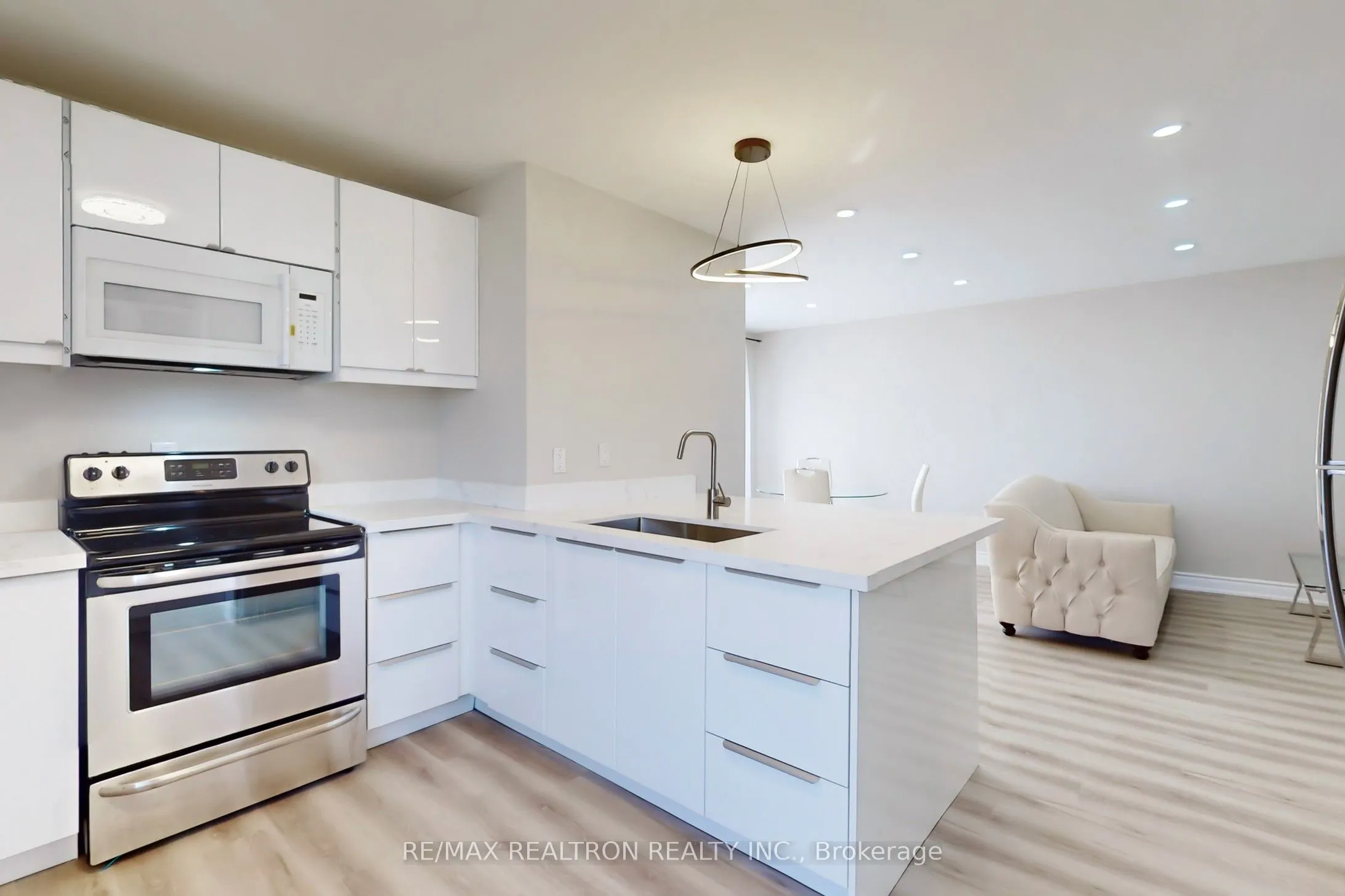 261 Beechy Avenue, #Upper
