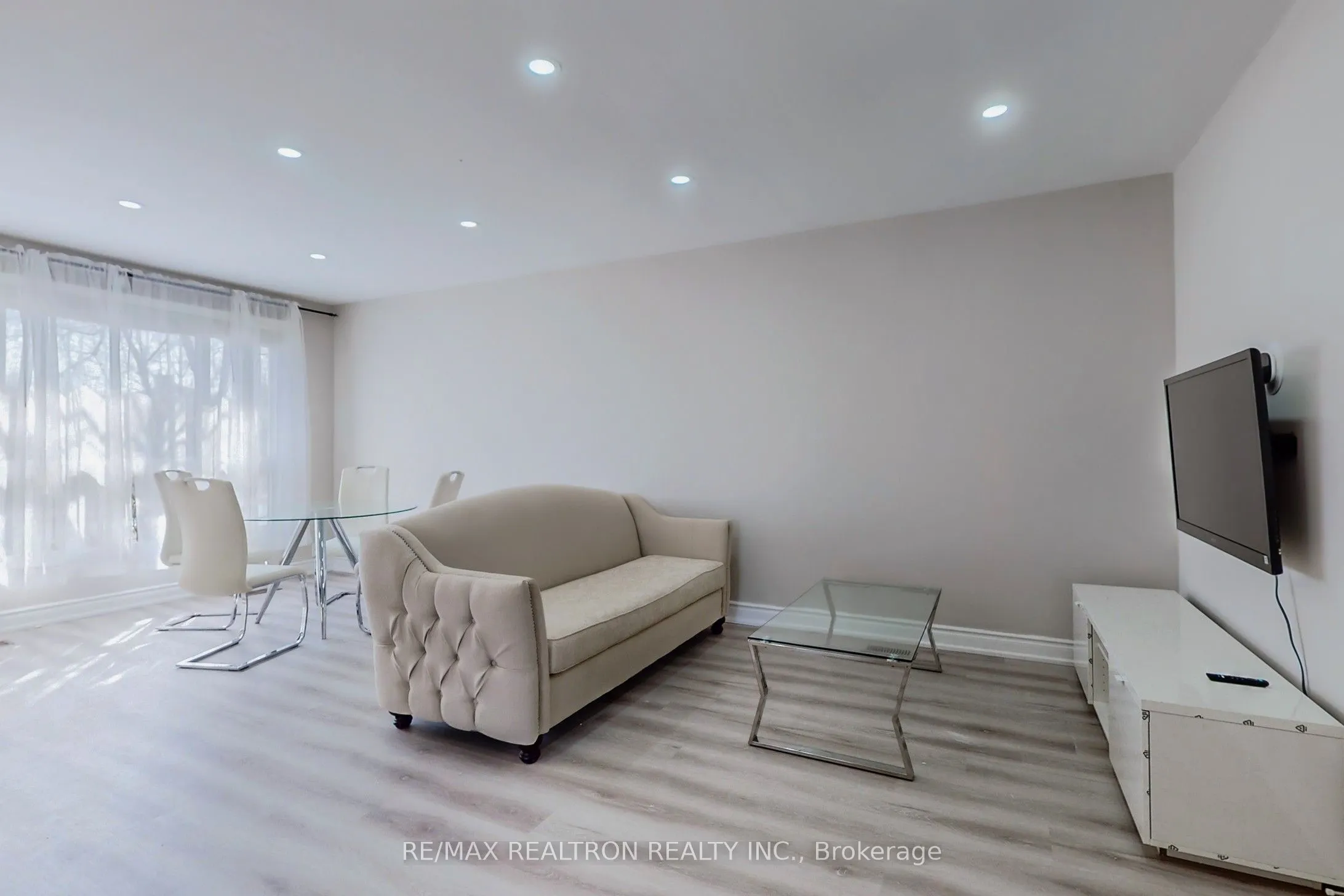 261 Beechy Avenue, #Upper