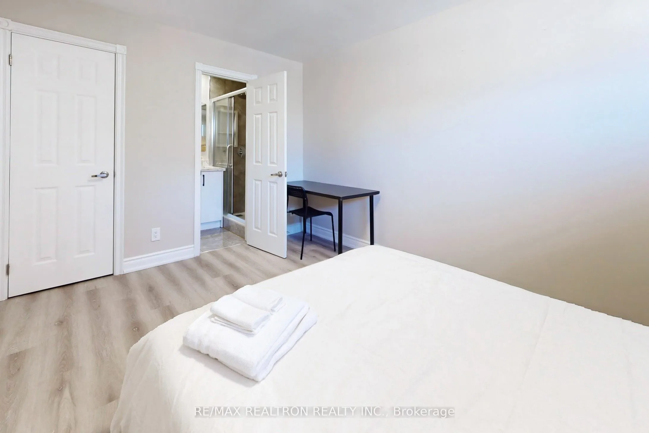 261 Beechy Avenue, #Upper