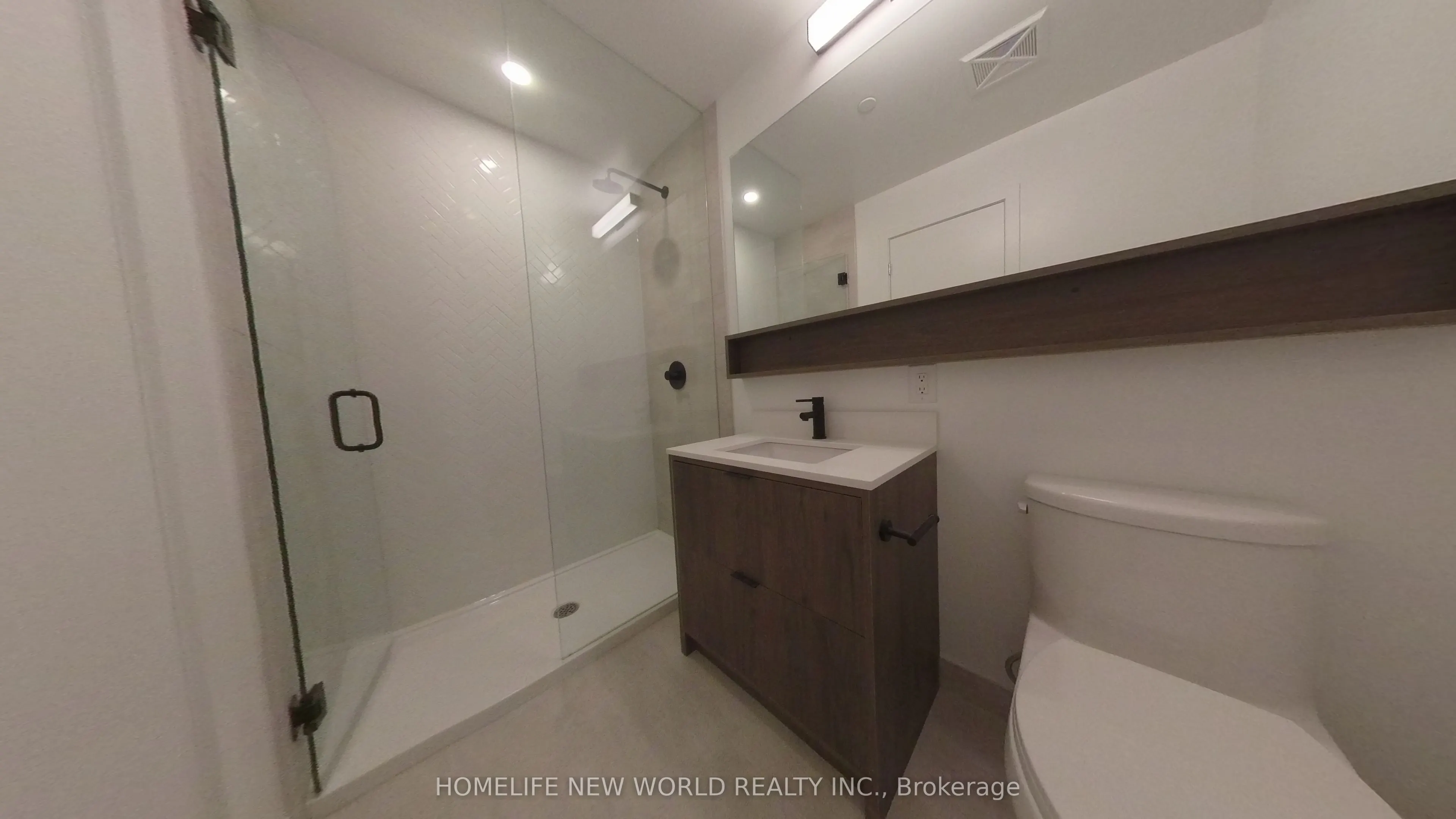 8888 Yonge Street, #307