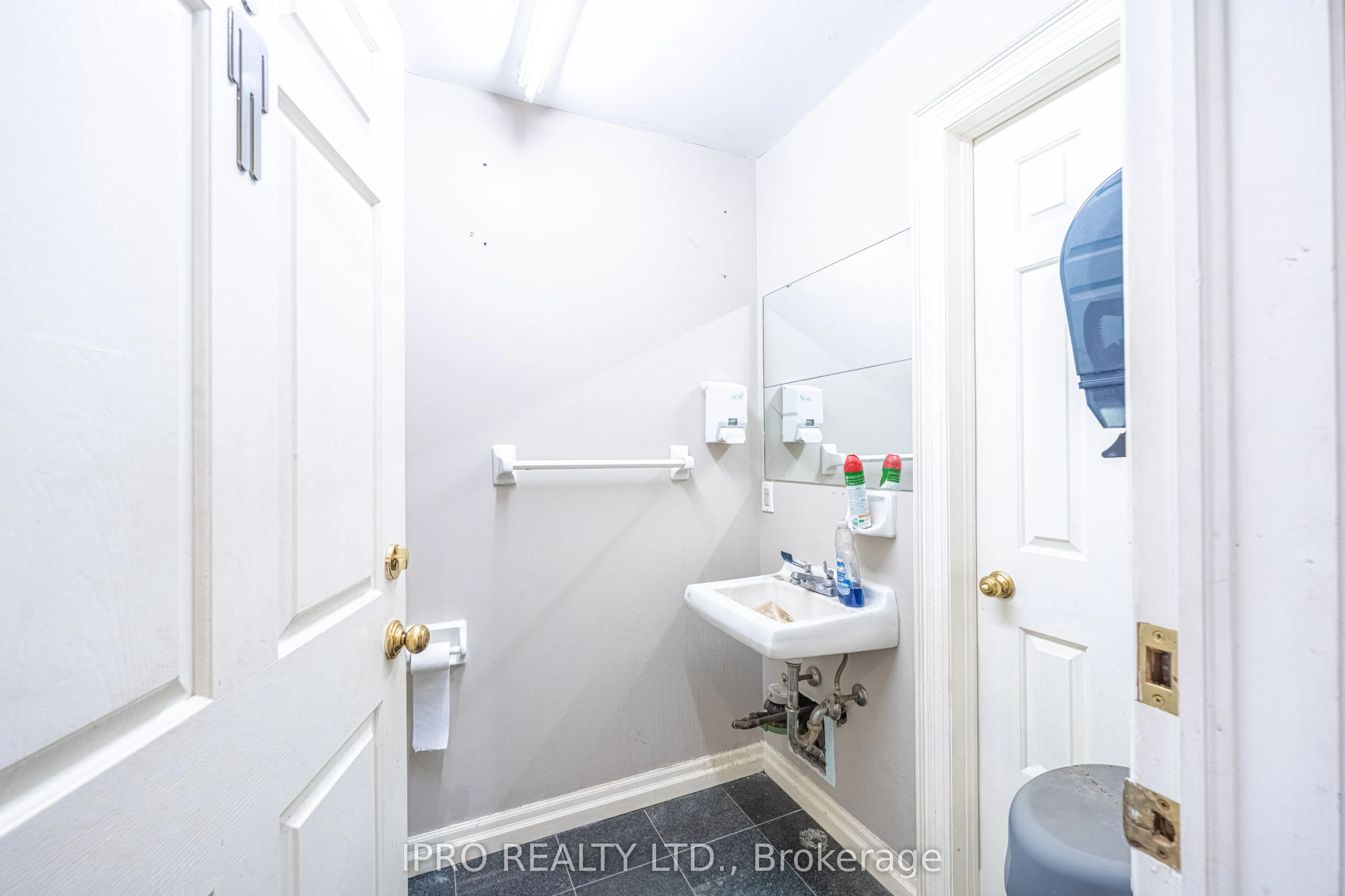467 Edgeley Boulevard, #4