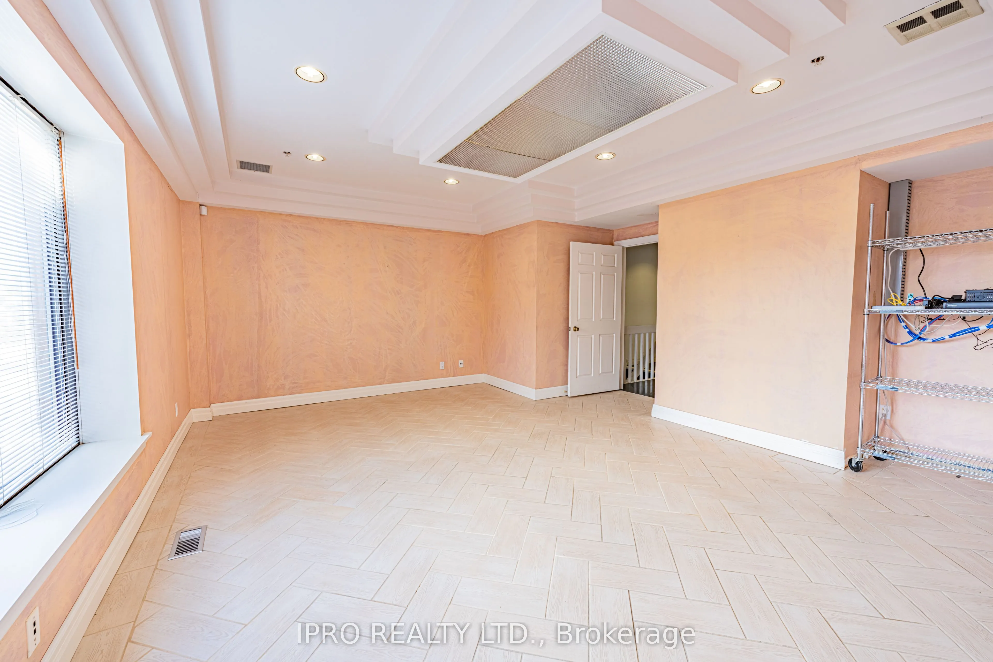 467 Edgeley Boulevard, #4