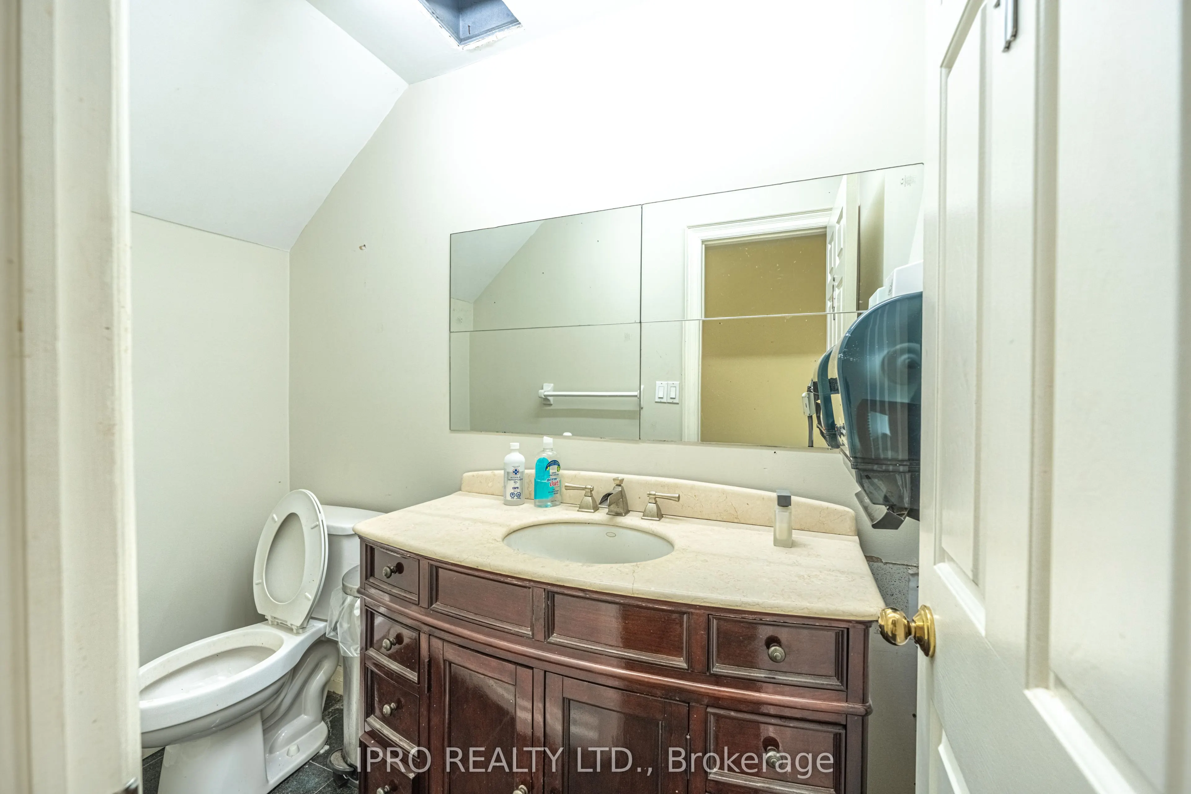 467 Edgeley Boulevard, #4