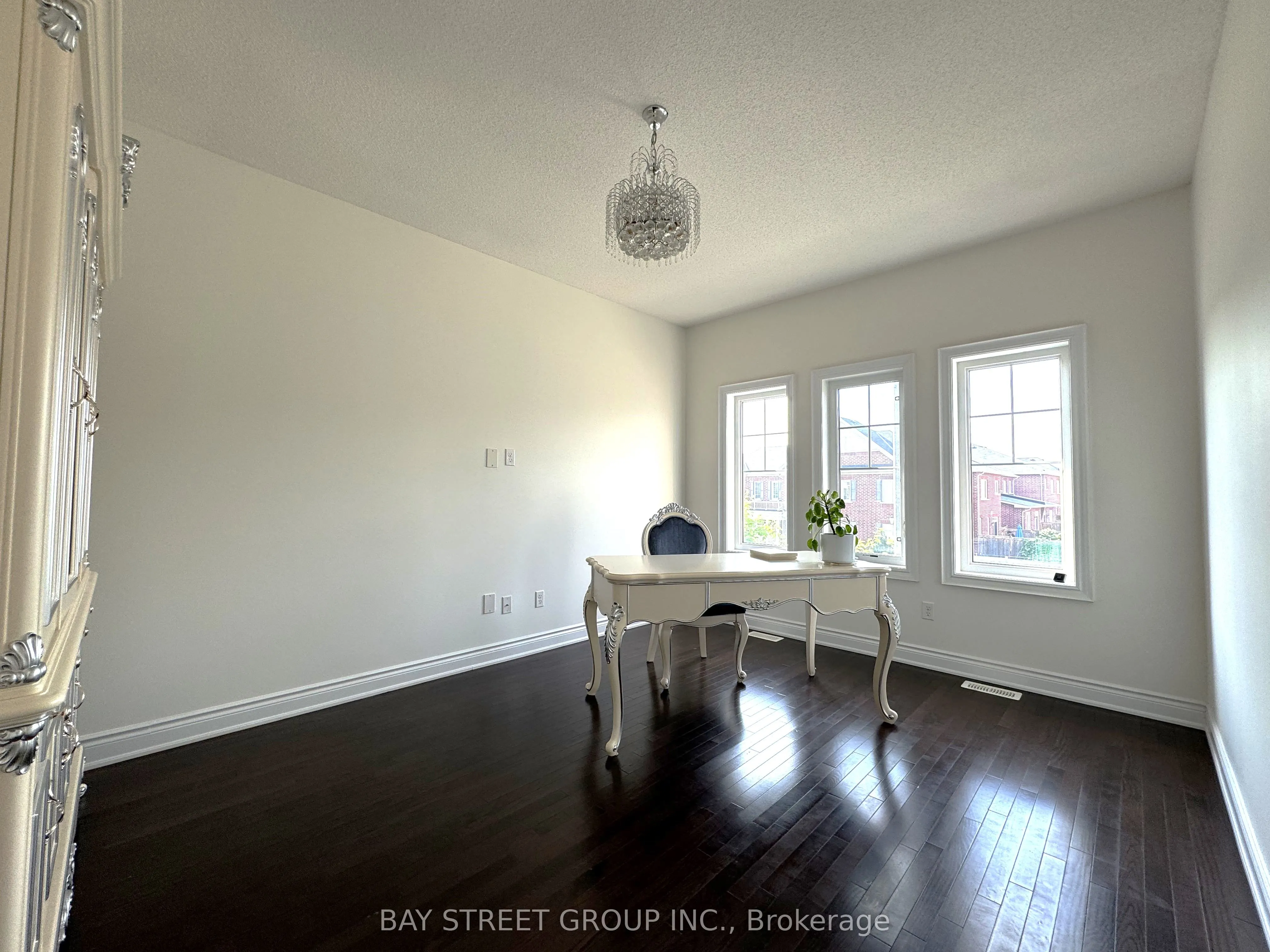 89 Beckett Avenue