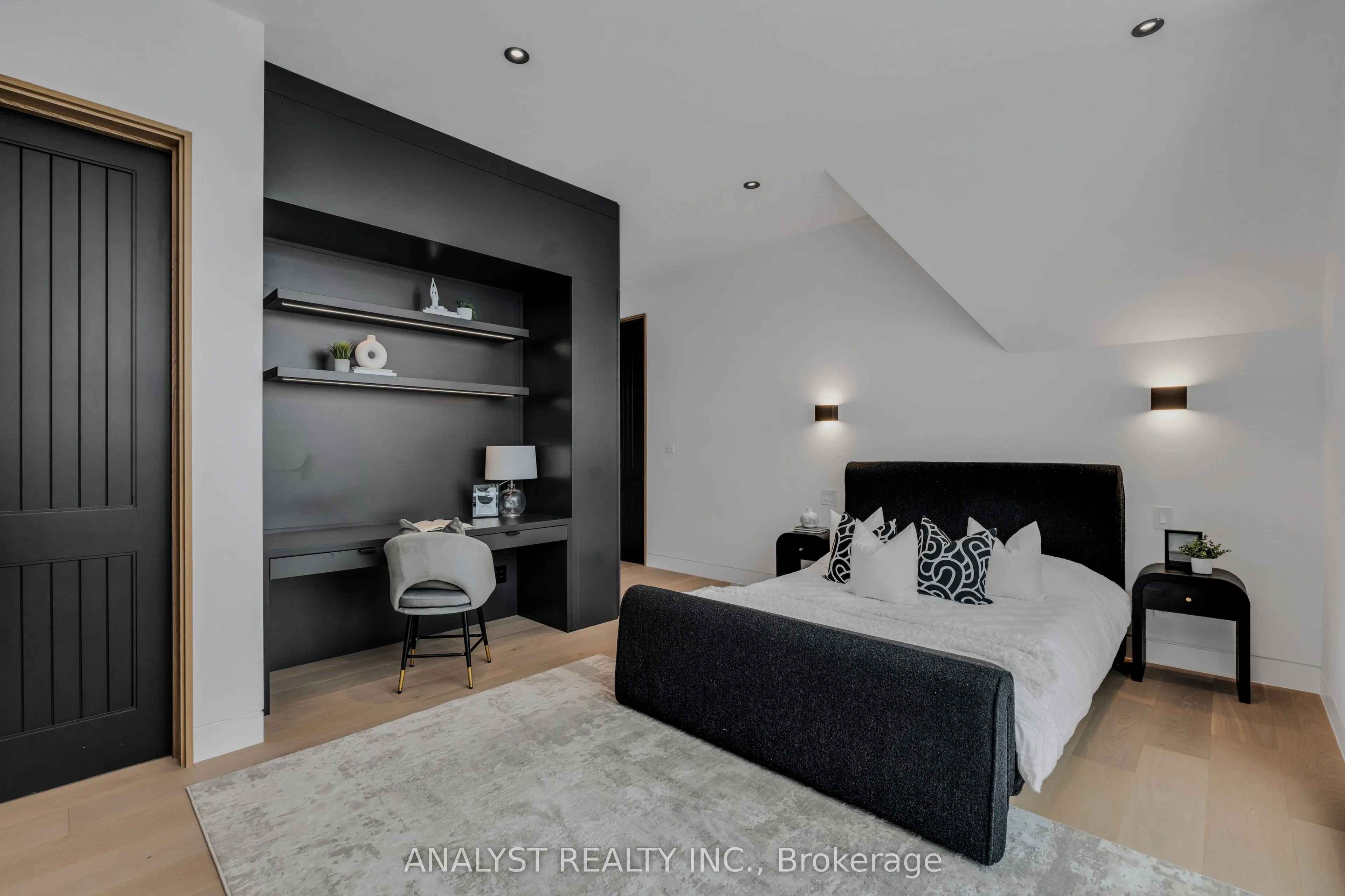 178 Rushworth Crescent