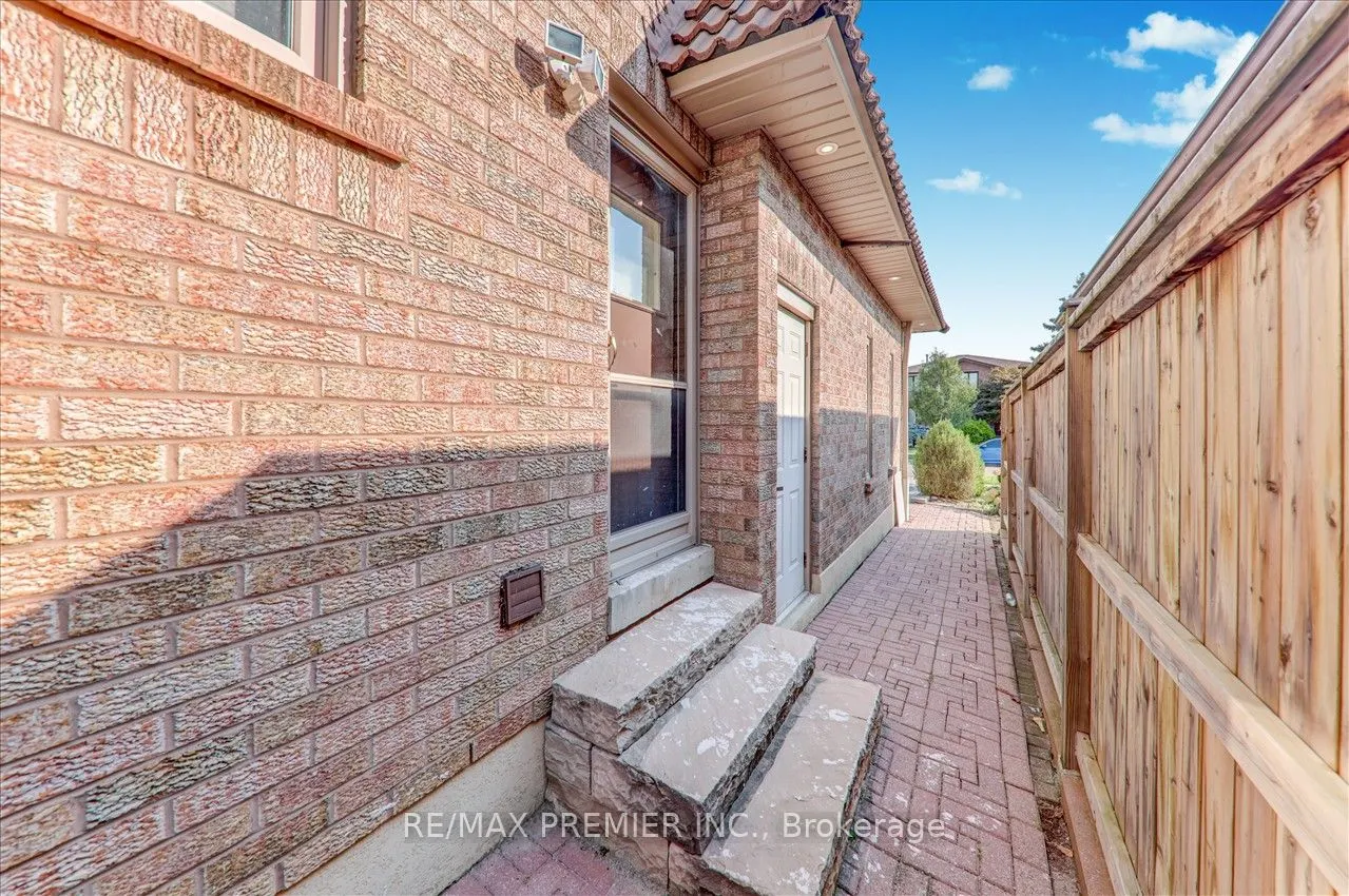 99 Benjamin Drive