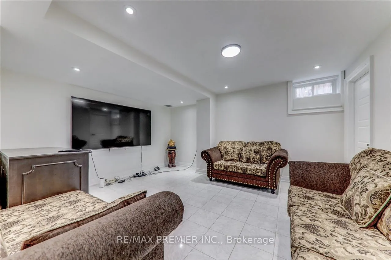 99 Benjamin Drive