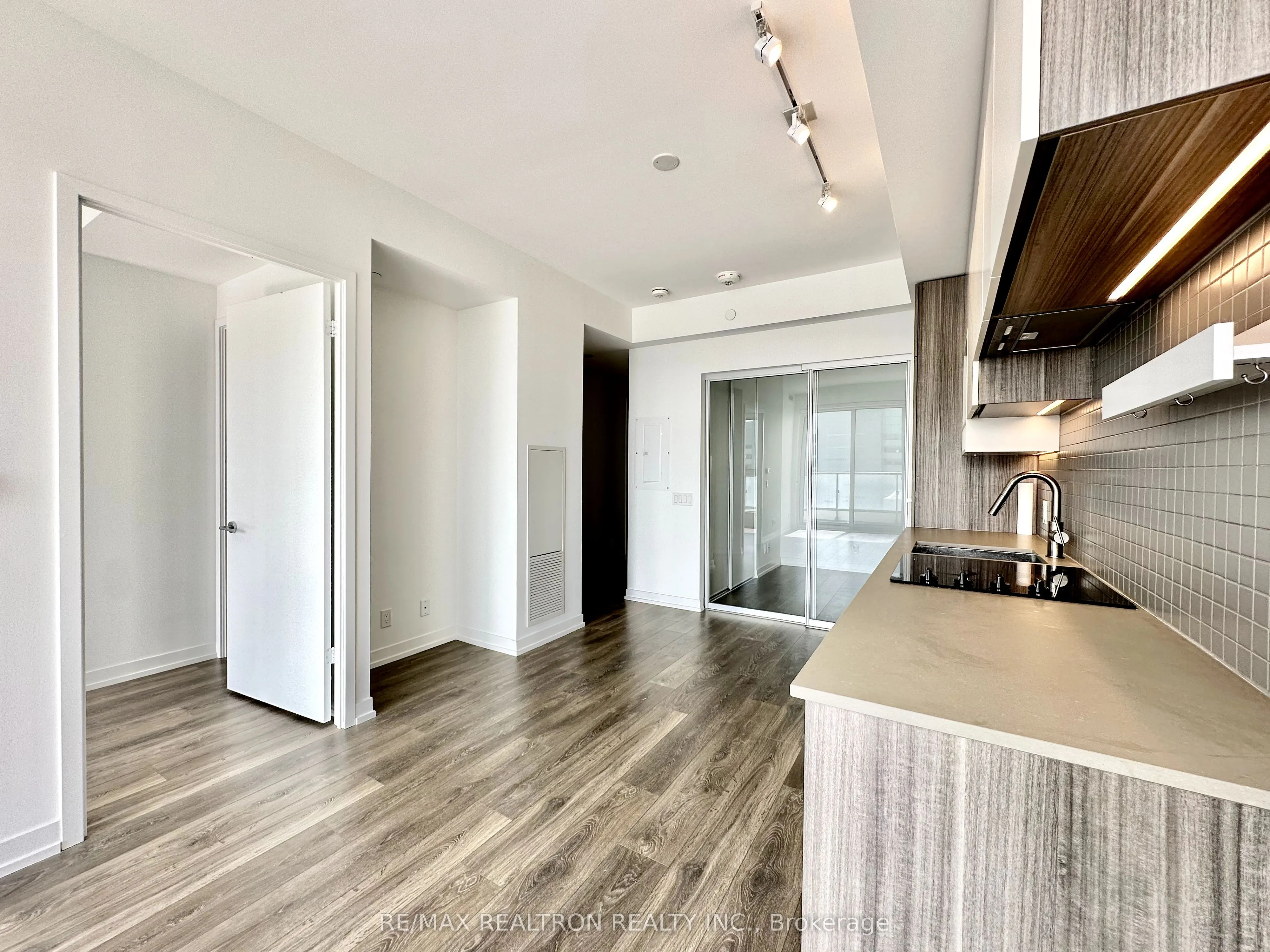 5 Buttermill Avenue, #1907