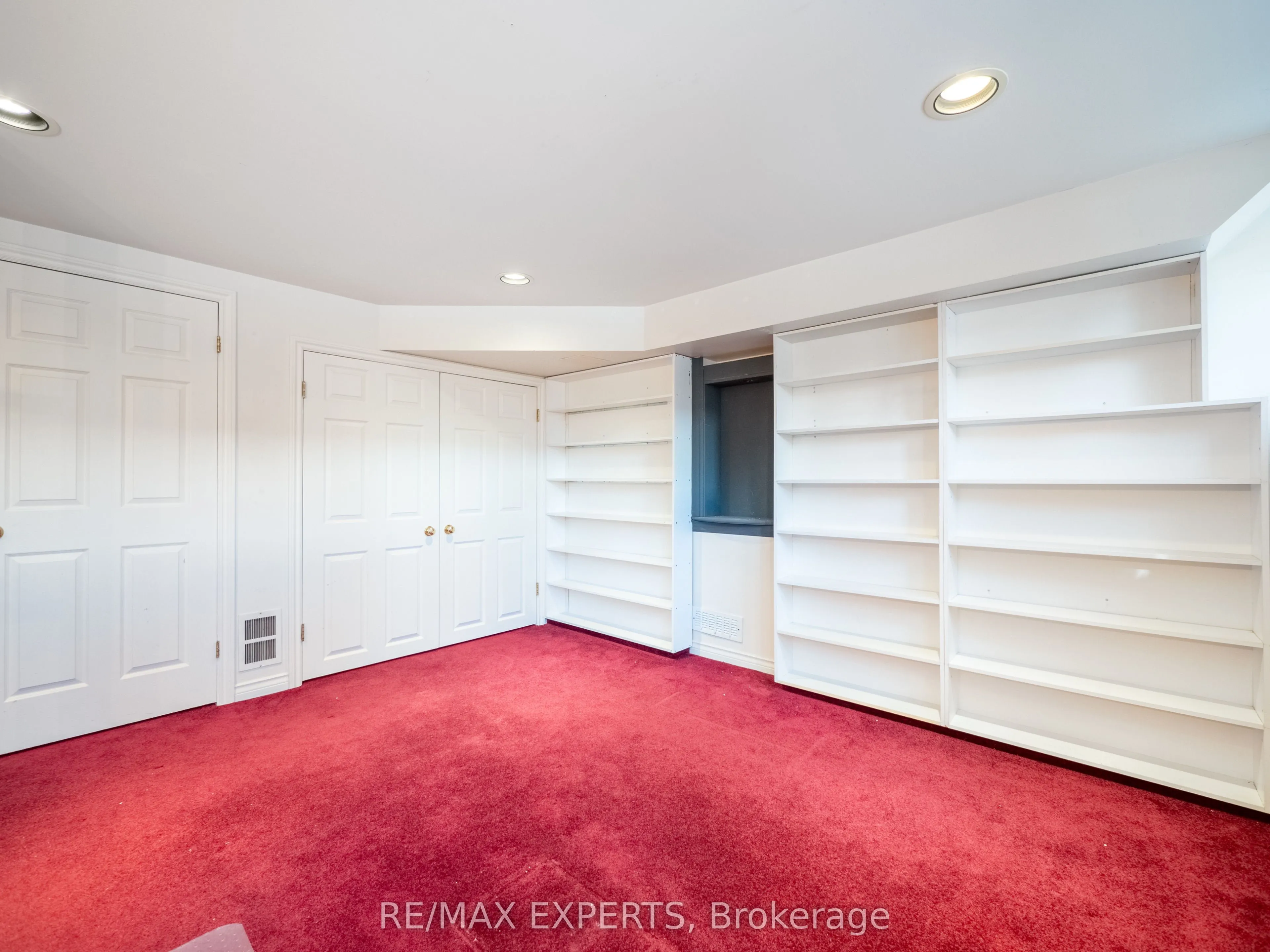 11 Knollside Drive