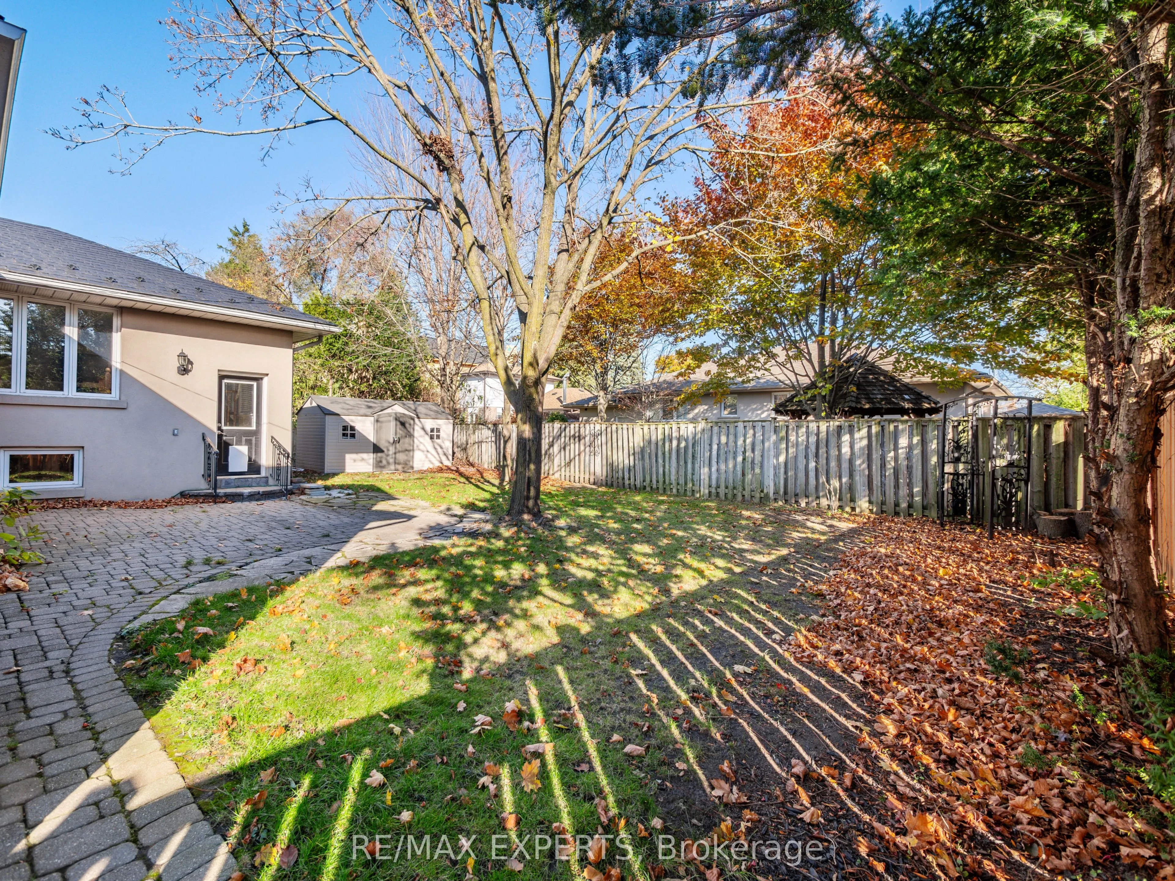 11 Knollside Drive