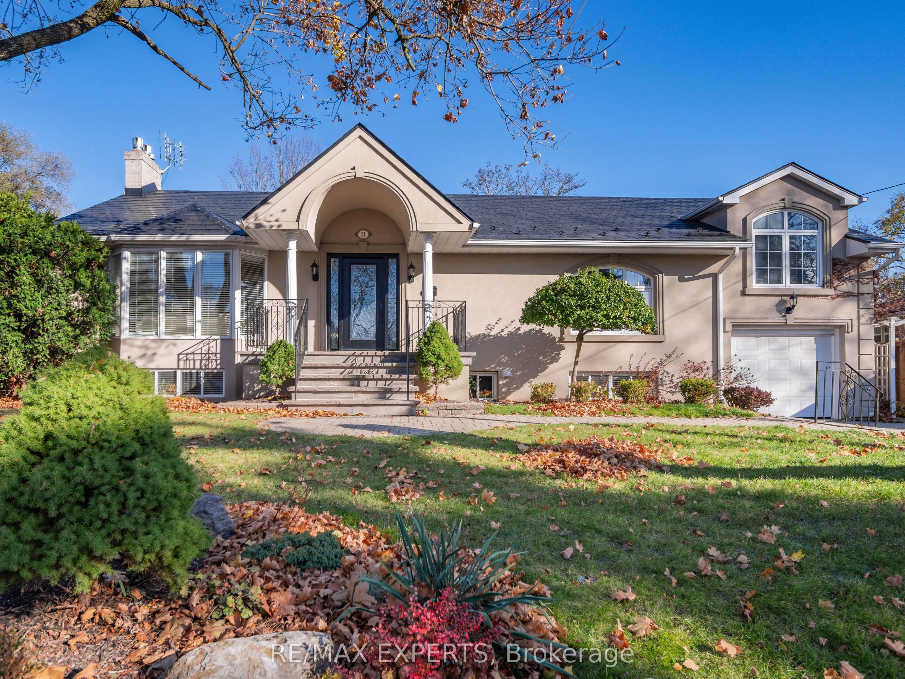 11 Knollside Drive