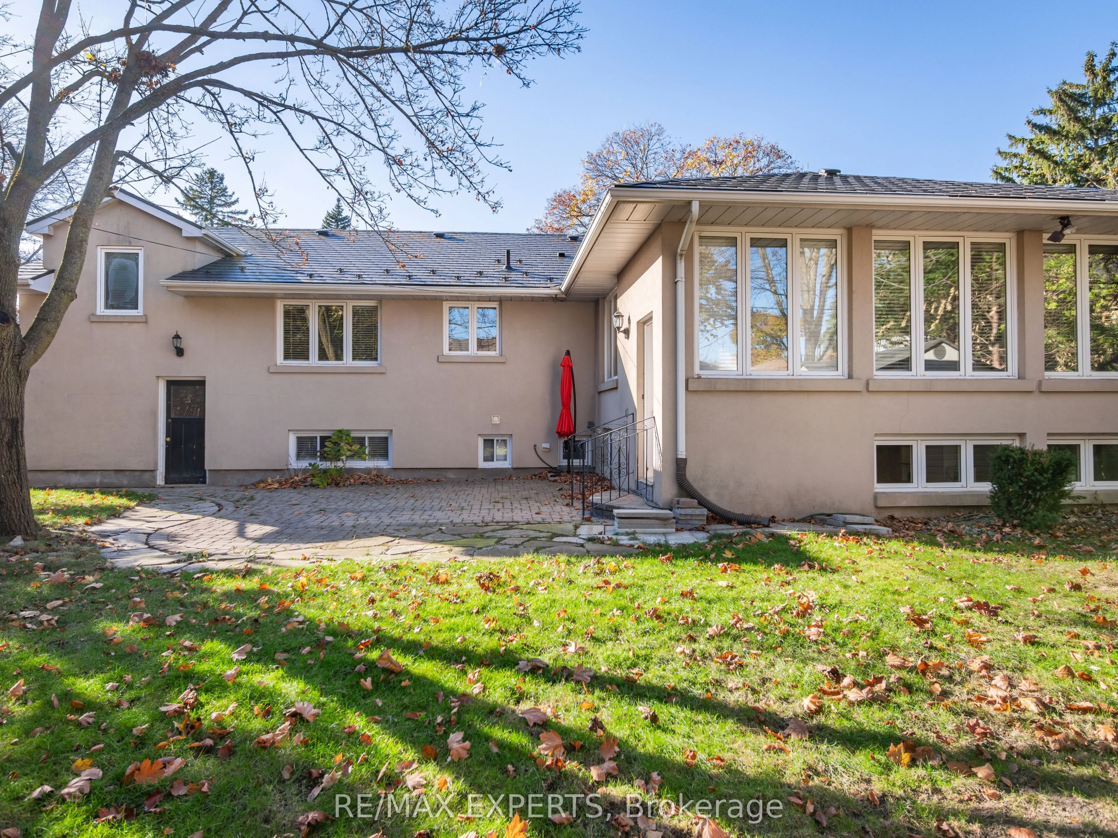 11 Knollside Drive