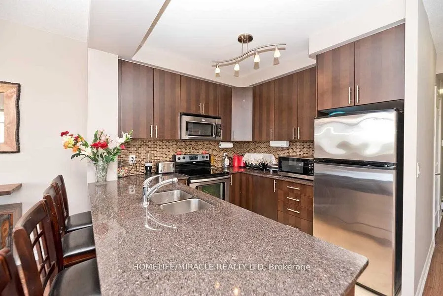 9235 Jane Street, #412