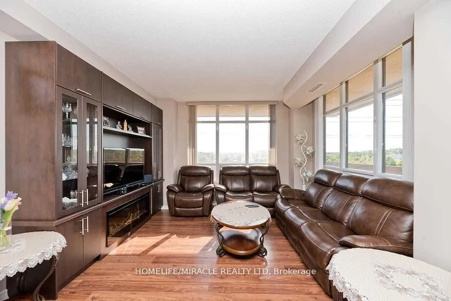 9235 Jane Street, #412