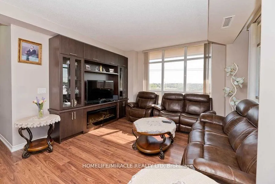 9235 Jane Street, #412