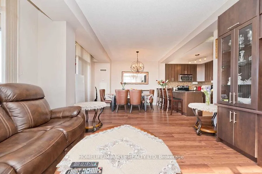 9235 Jane Street, #412