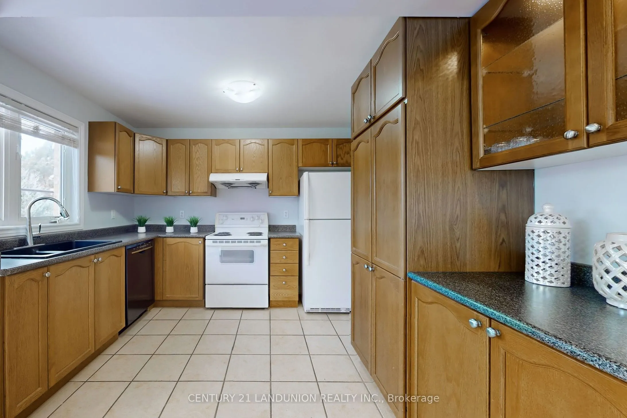 378 Spruce Grove Crescent
