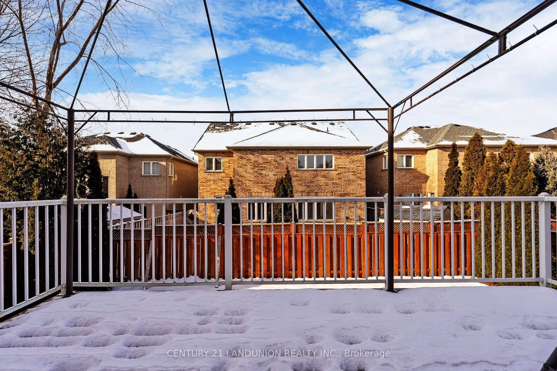378 Spruce Grove Crescent