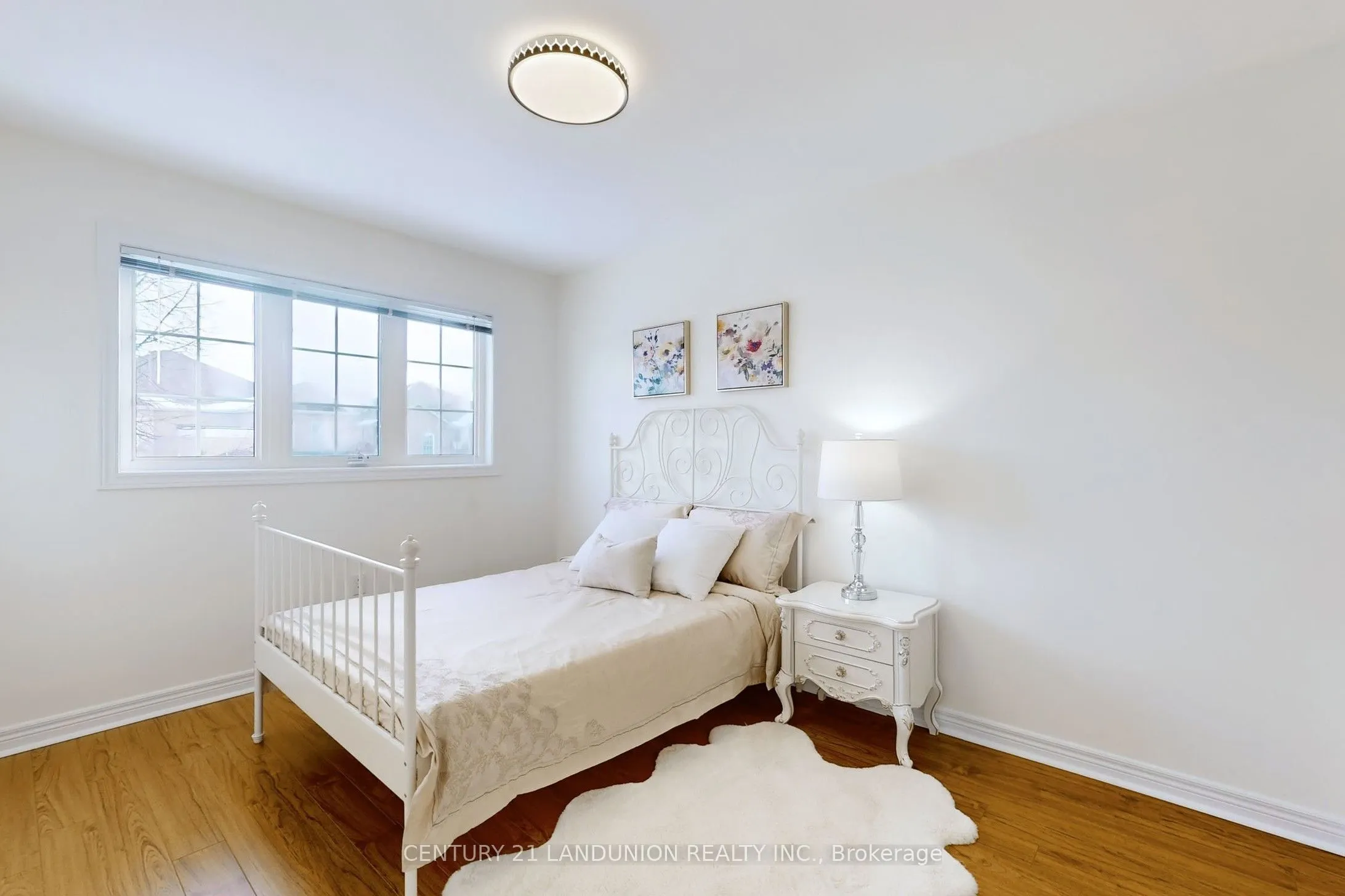 378 Spruce Grove Crescent