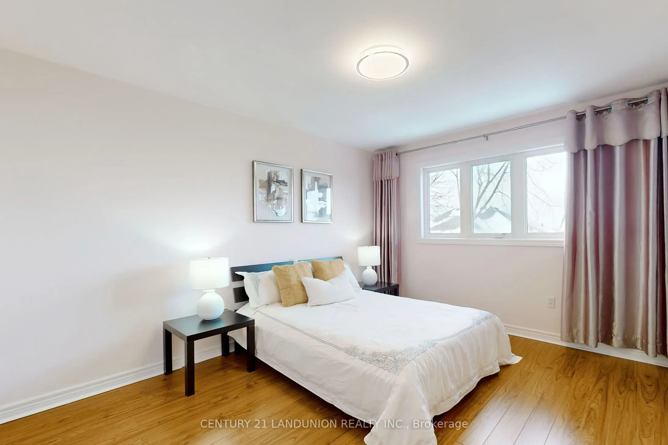 378 Spruce Grove Crescent