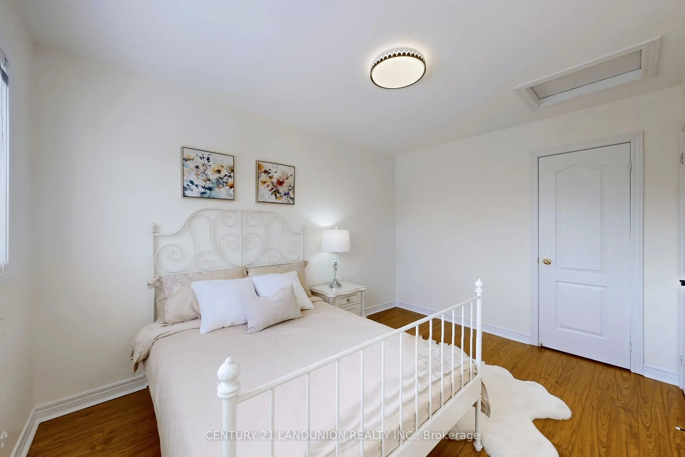 378 Spruce Grove Crescent