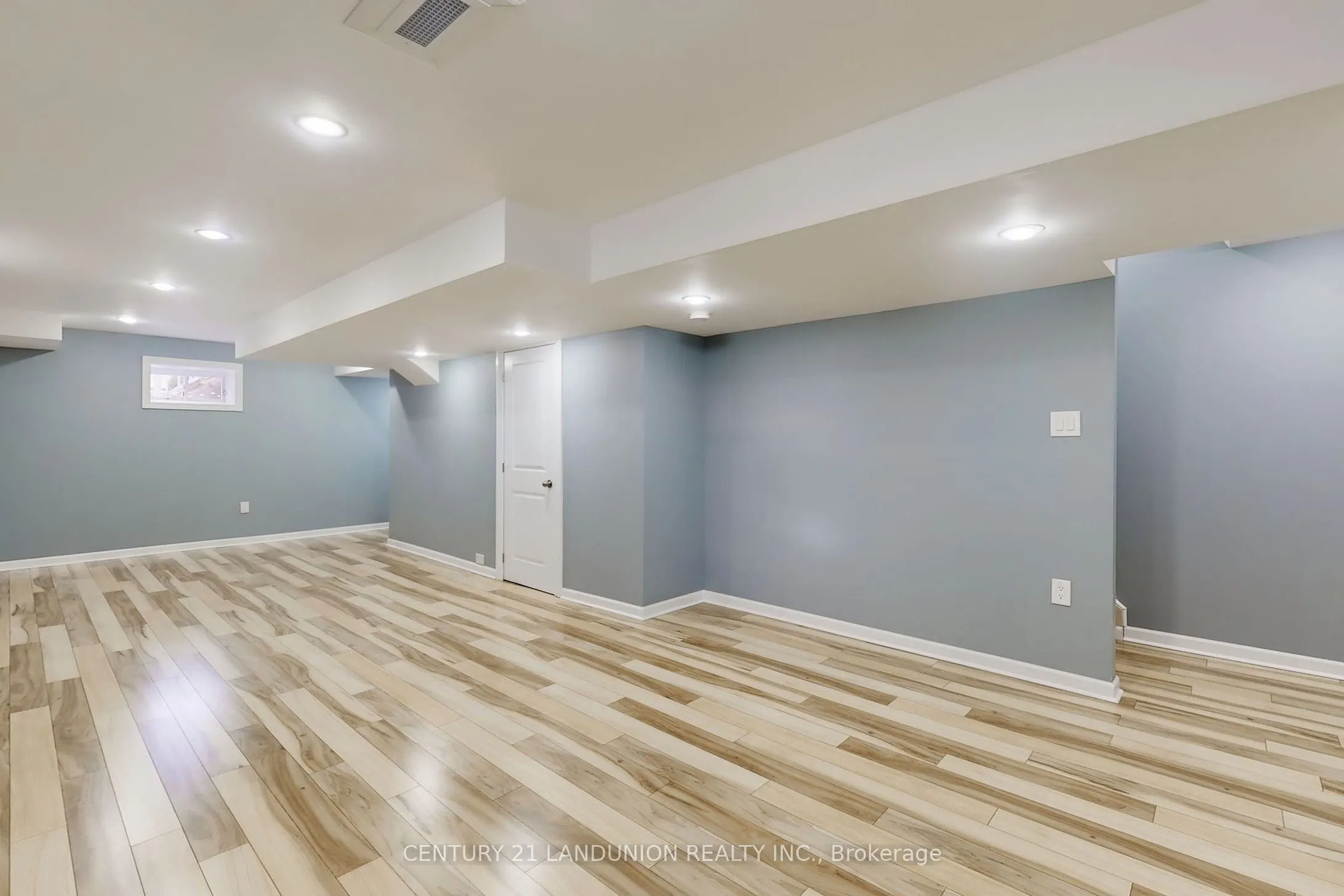 378 Spruce Grove Crescent