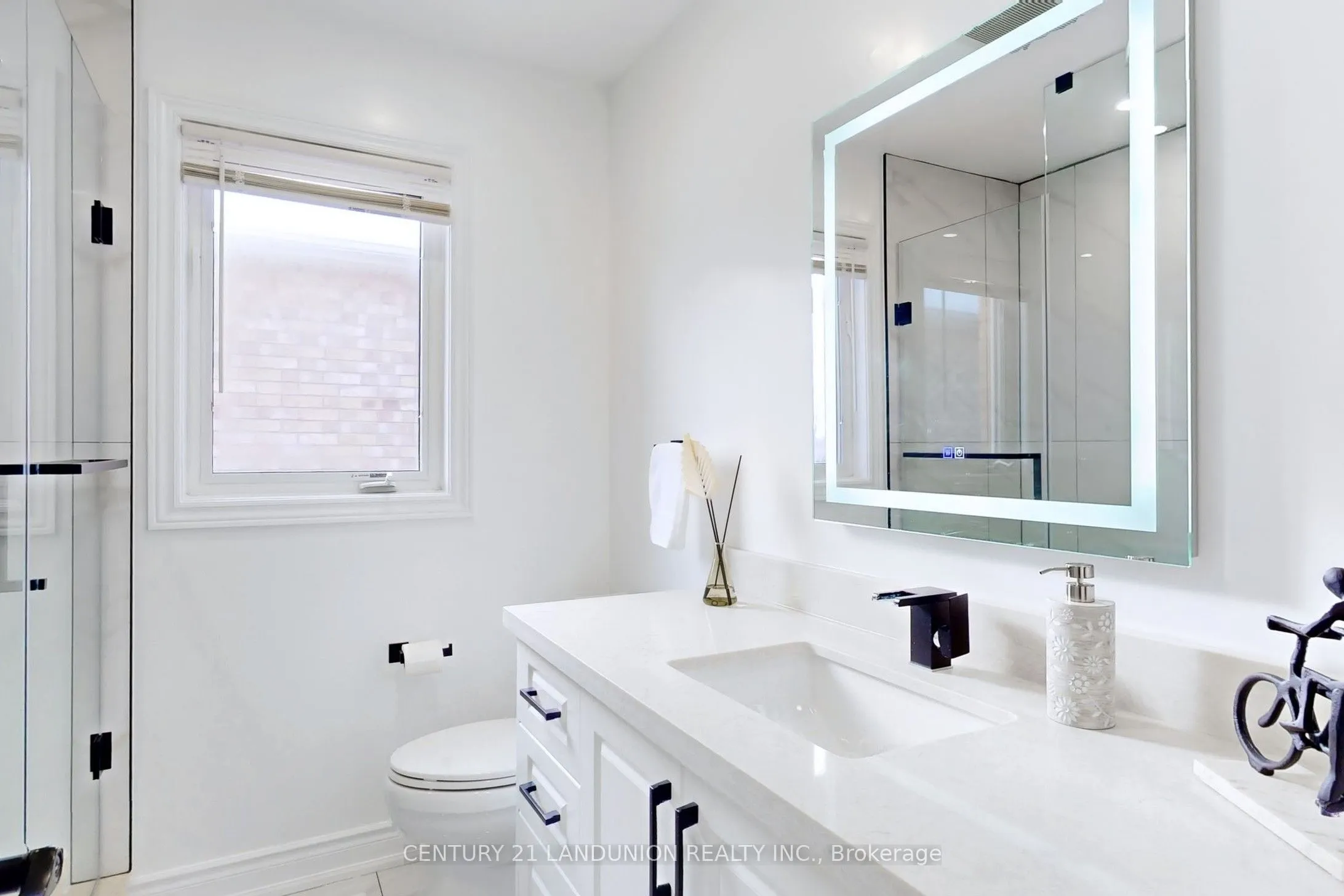 378 Spruce Grove Crescent