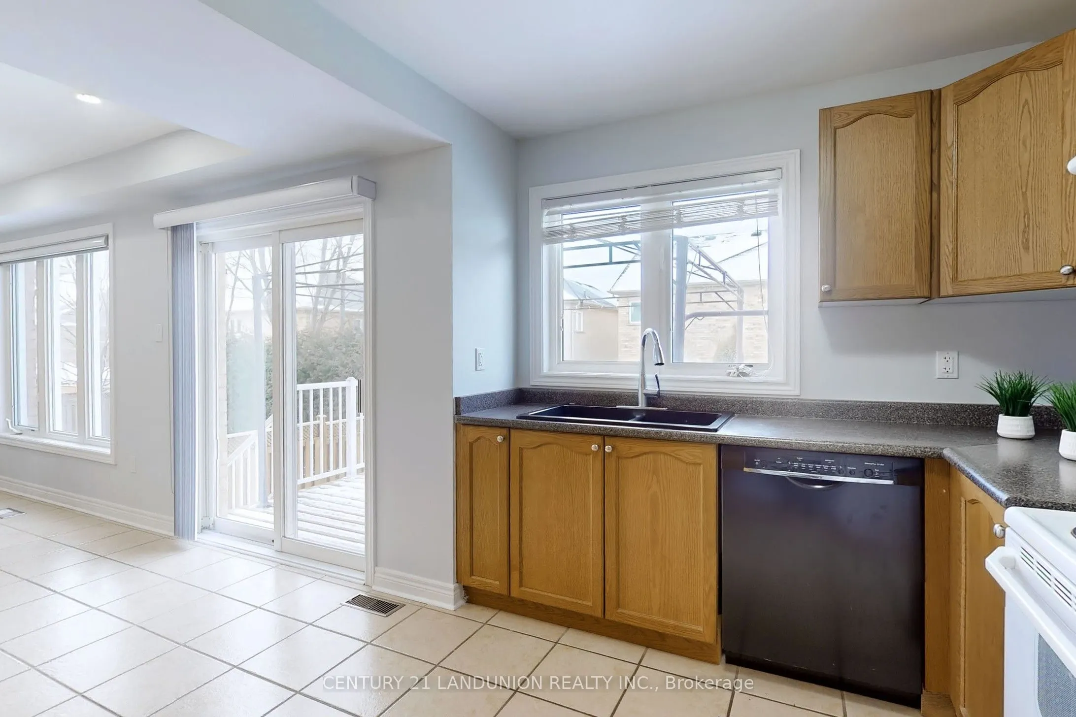 378 Spruce Grove Crescent