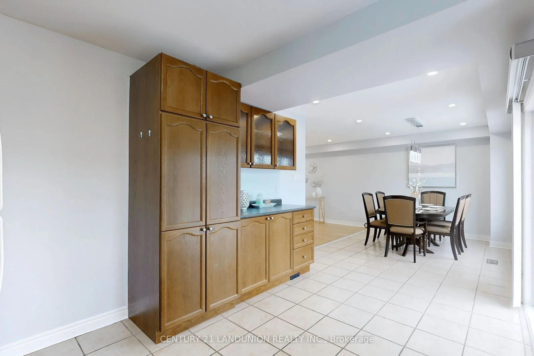 378 Spruce Grove Crescent