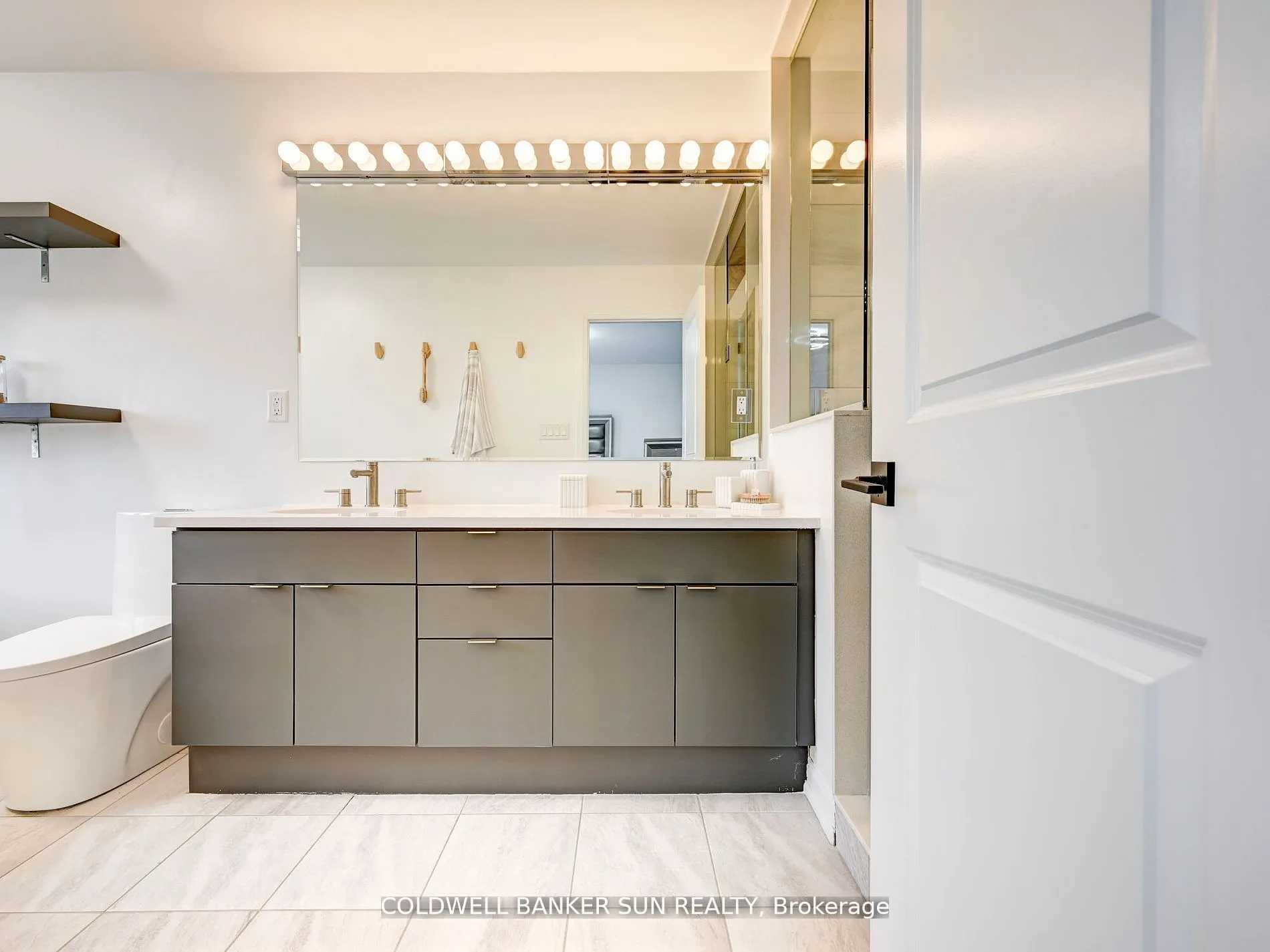 401 Kleinburg Summit Way