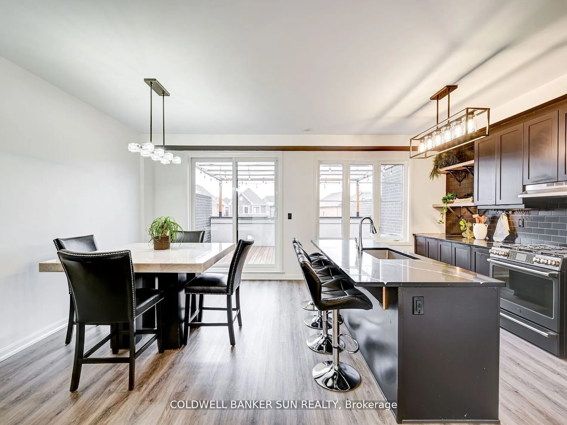 401 Kleinburg Summit Way