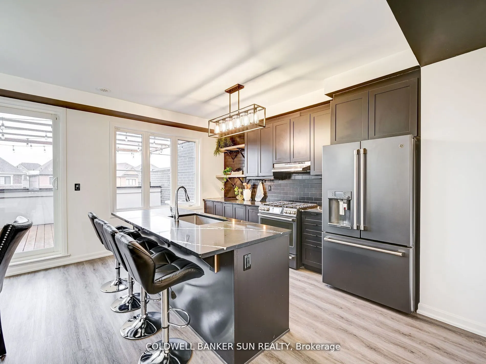 401 Kleinburg Summit Way