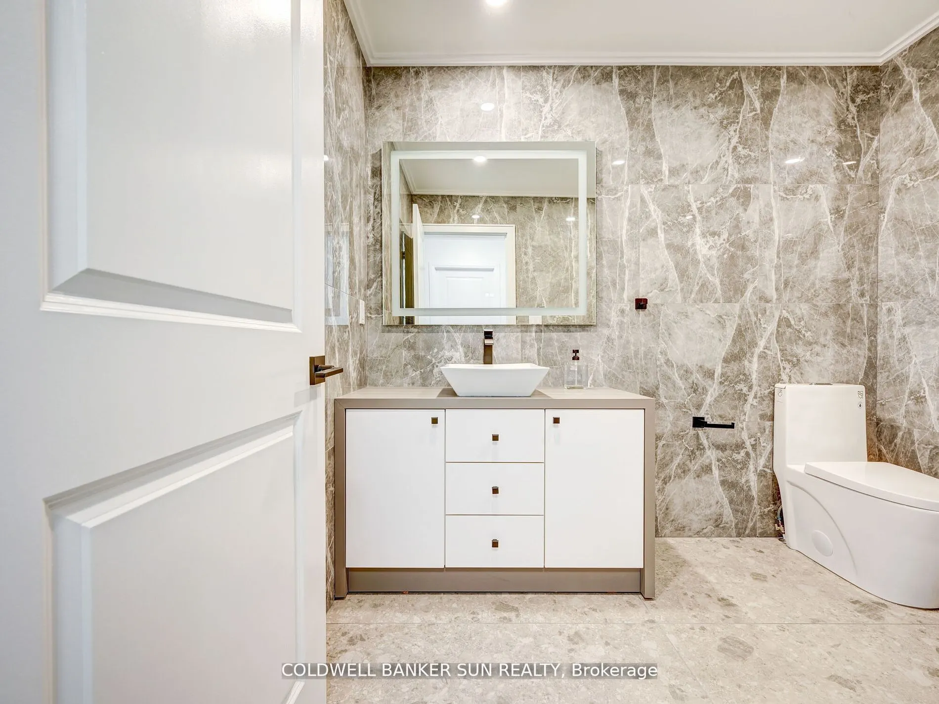 401 Kleinburg Summit Way