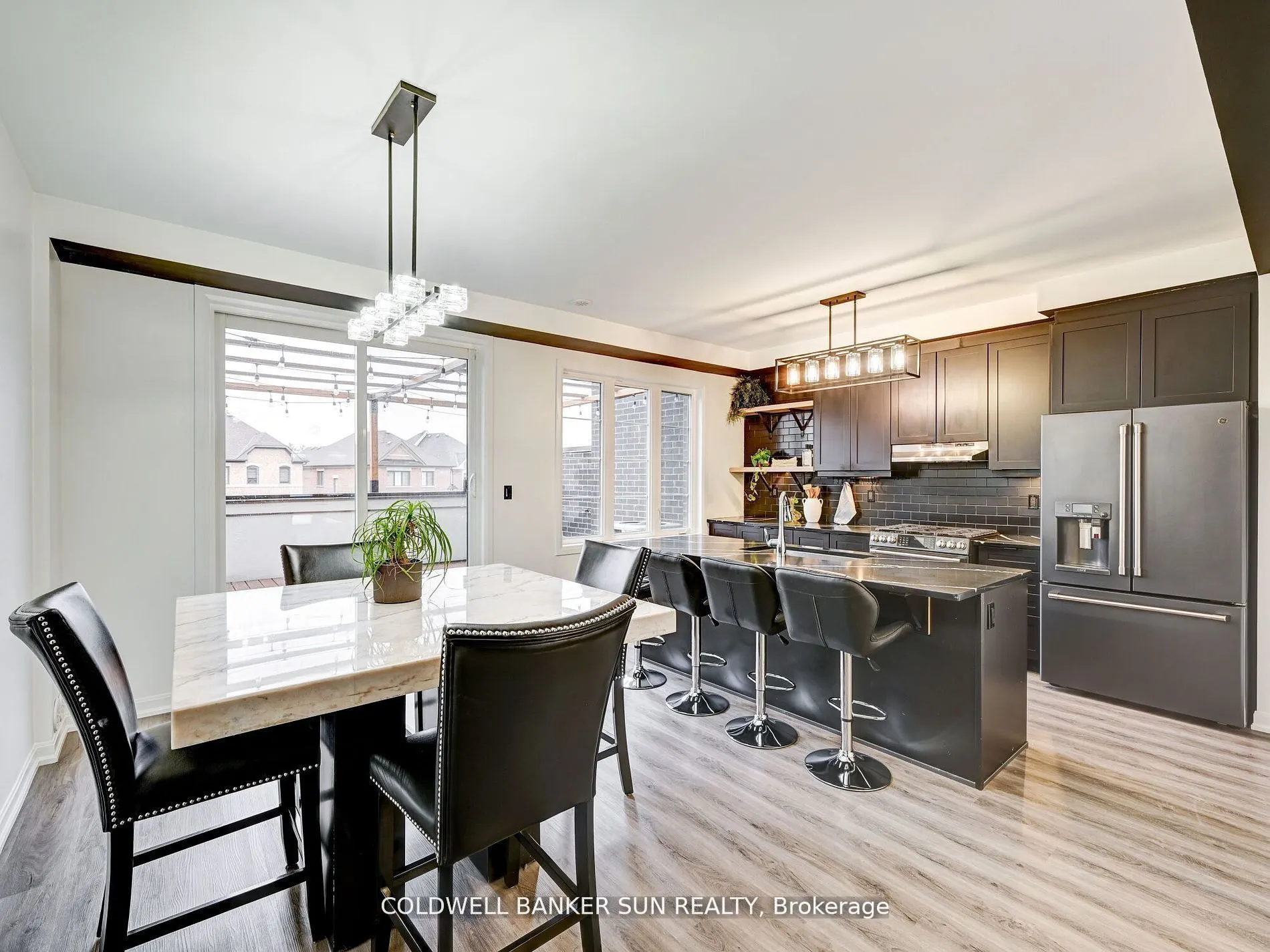 401 Kleinburg Summit Way