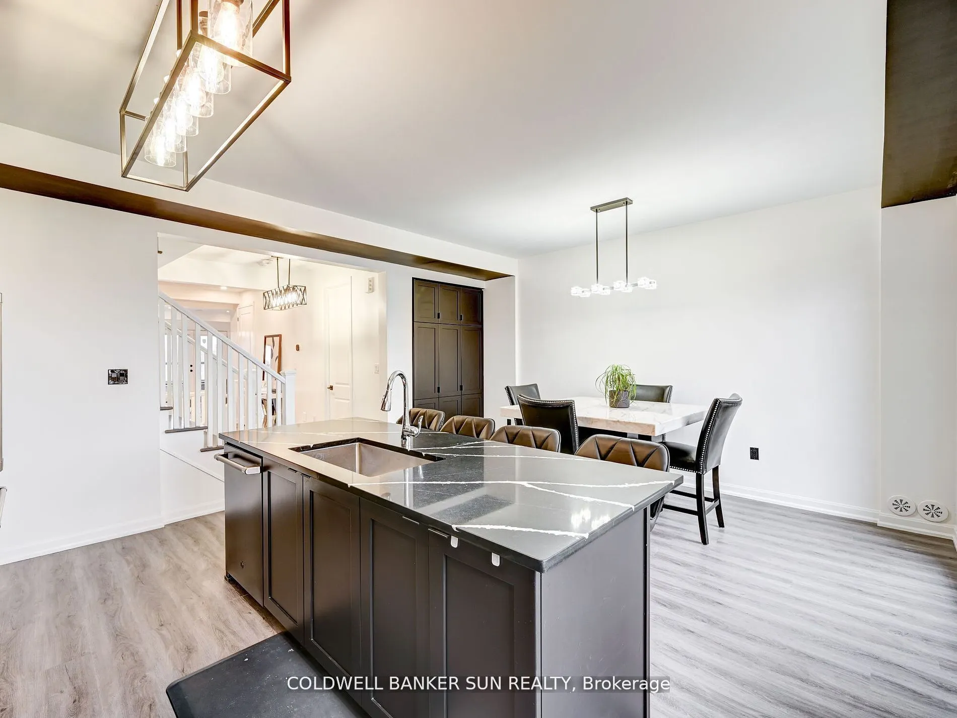 401 Kleinburg Summit Way