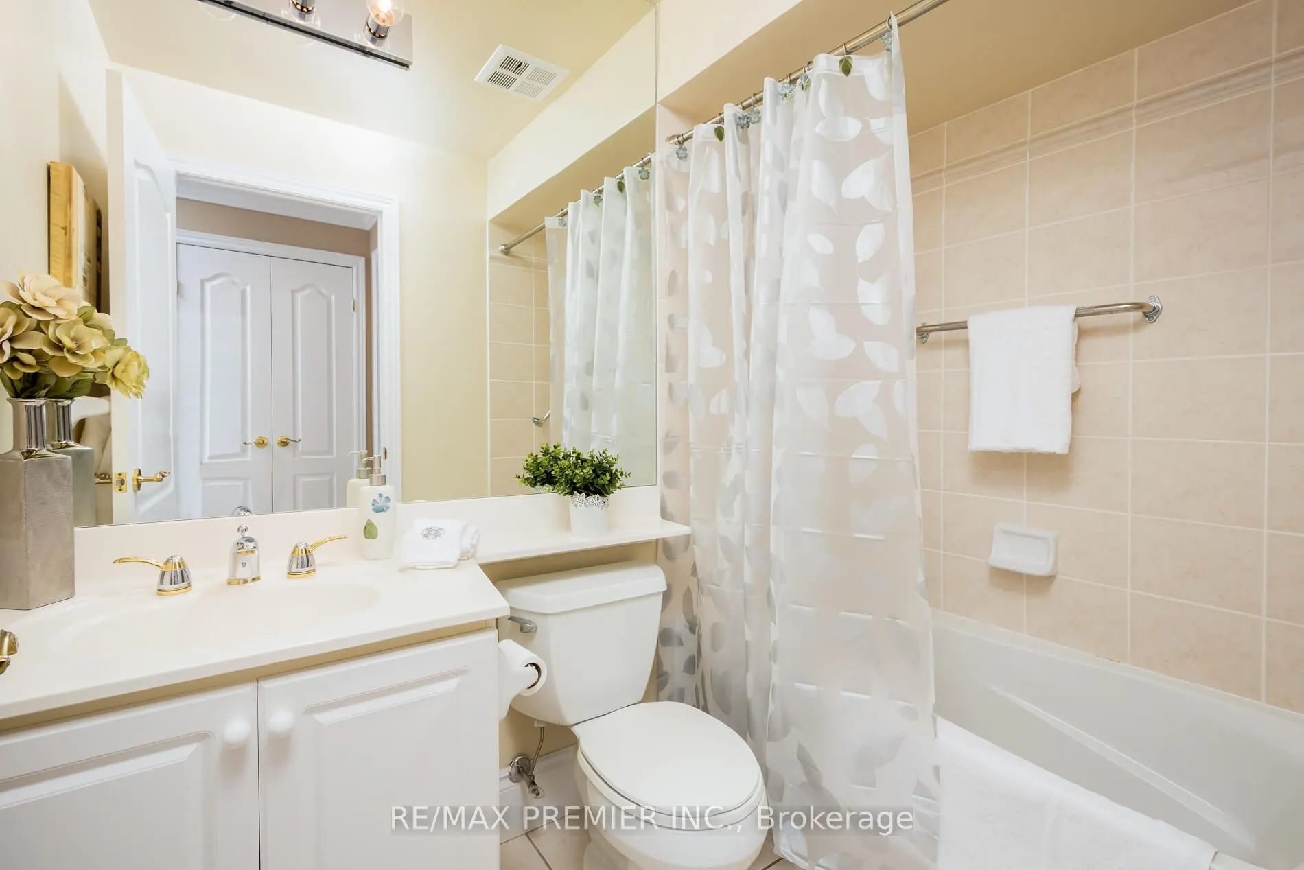 53 Woodbridge Avenue, #219