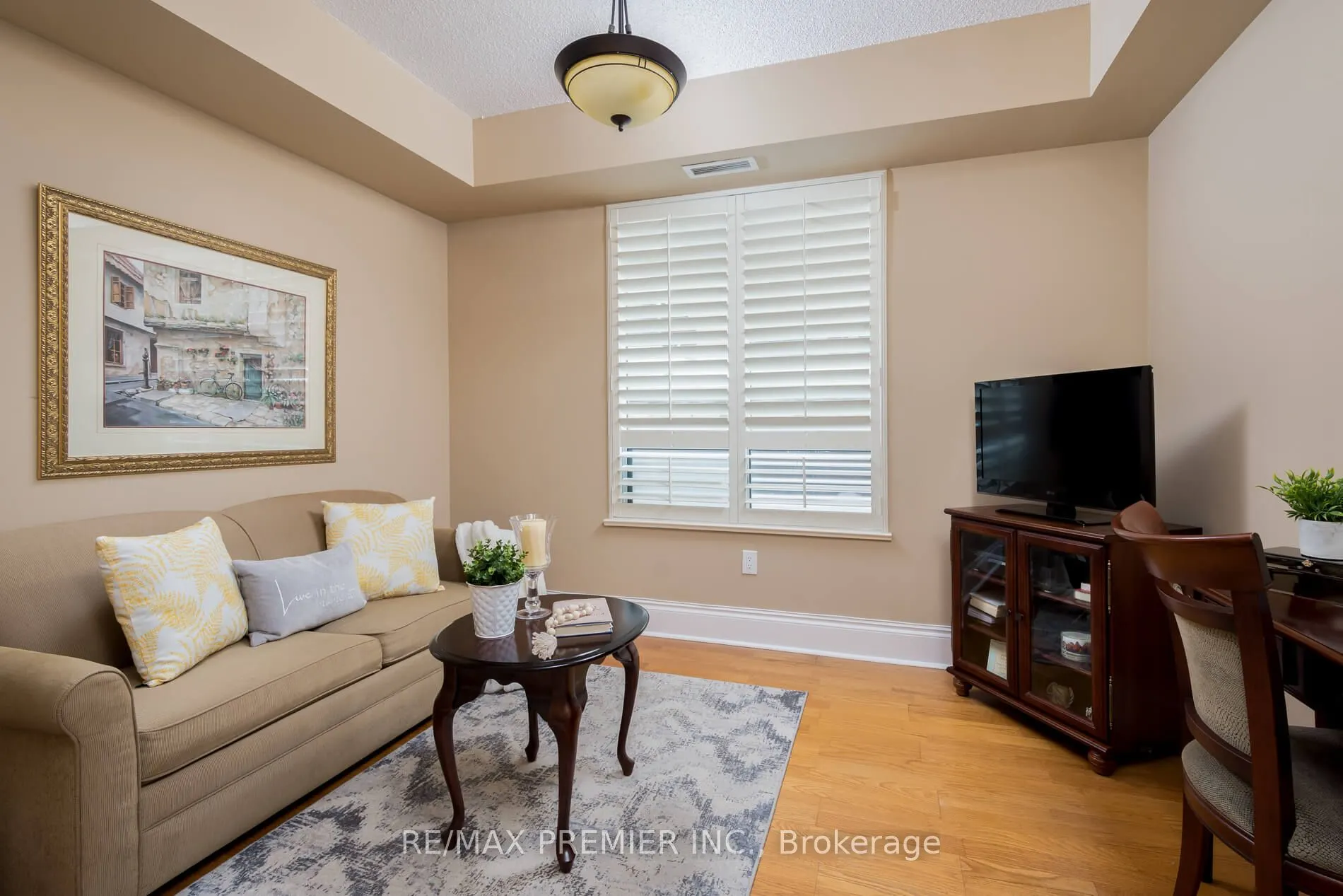 53 Woodbridge Avenue, #219