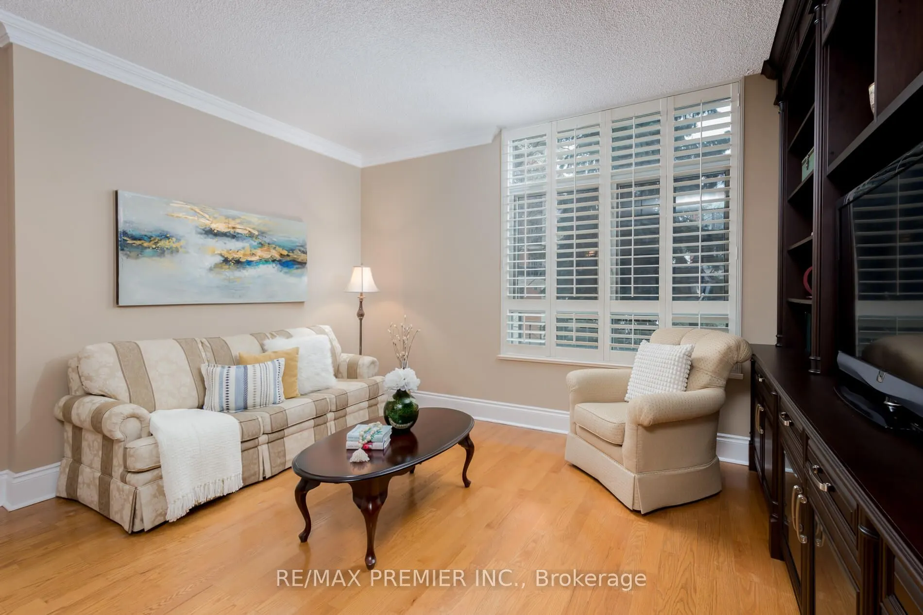 53 Woodbridge Avenue, #219