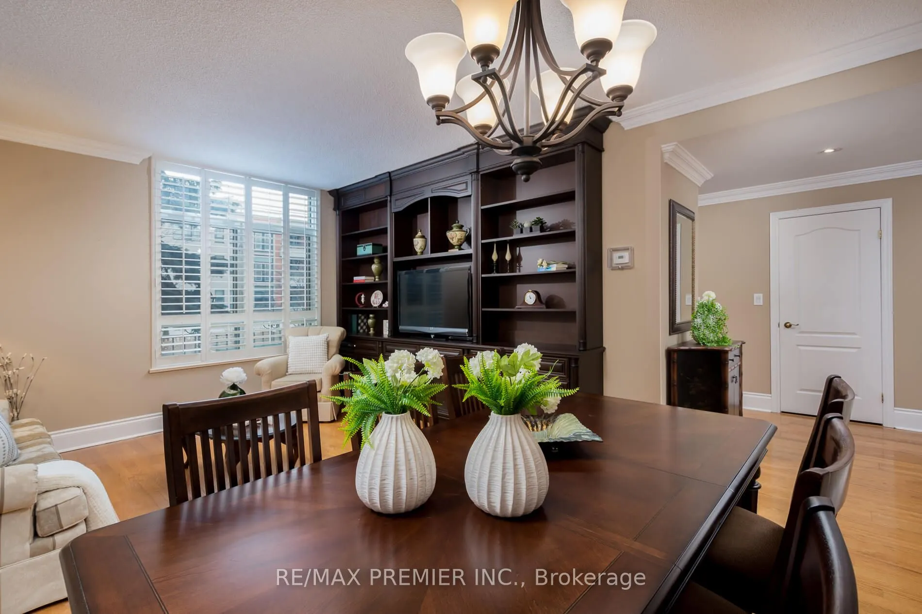 53 Woodbridge Avenue, #219
