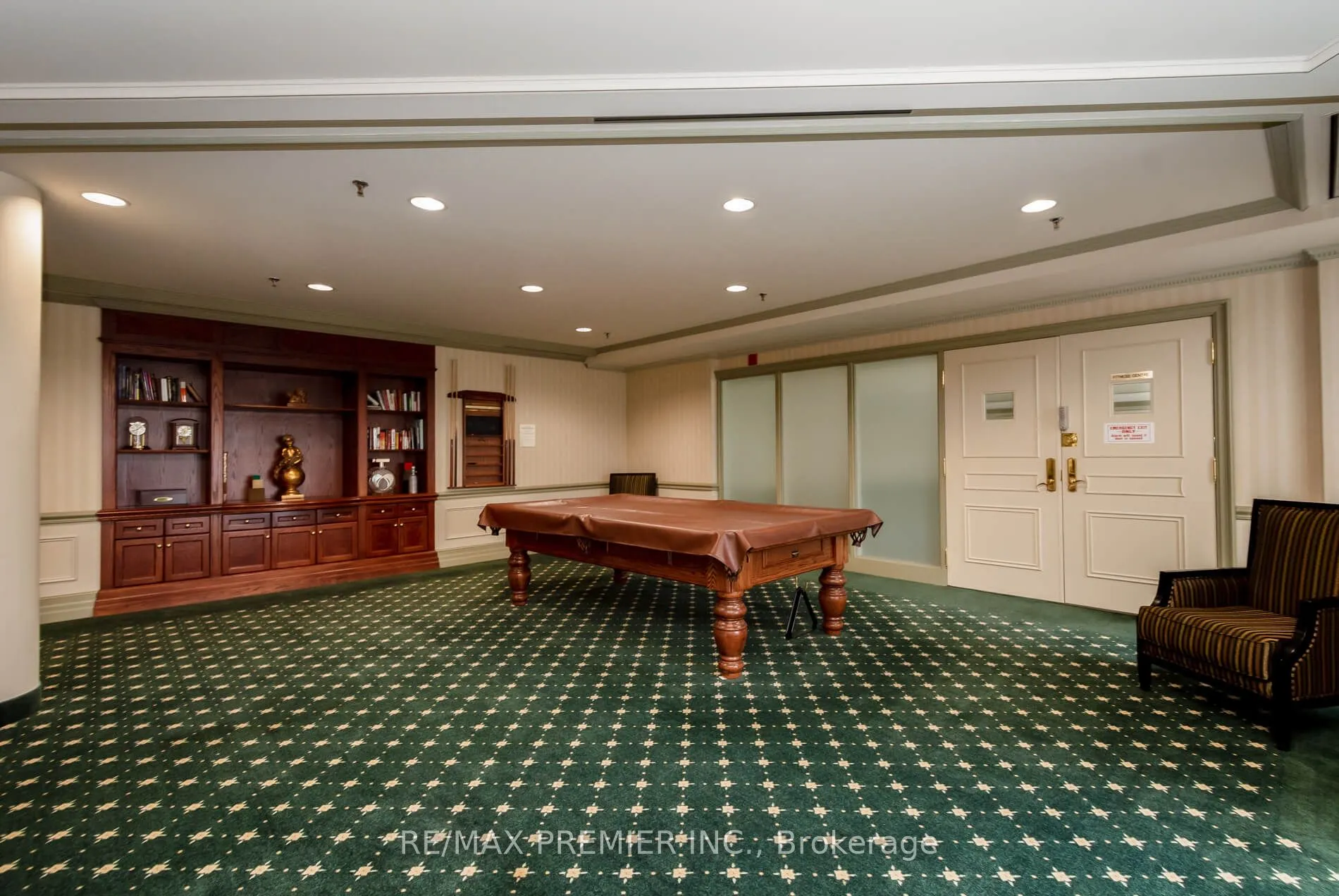 53 Woodbridge Avenue, #219