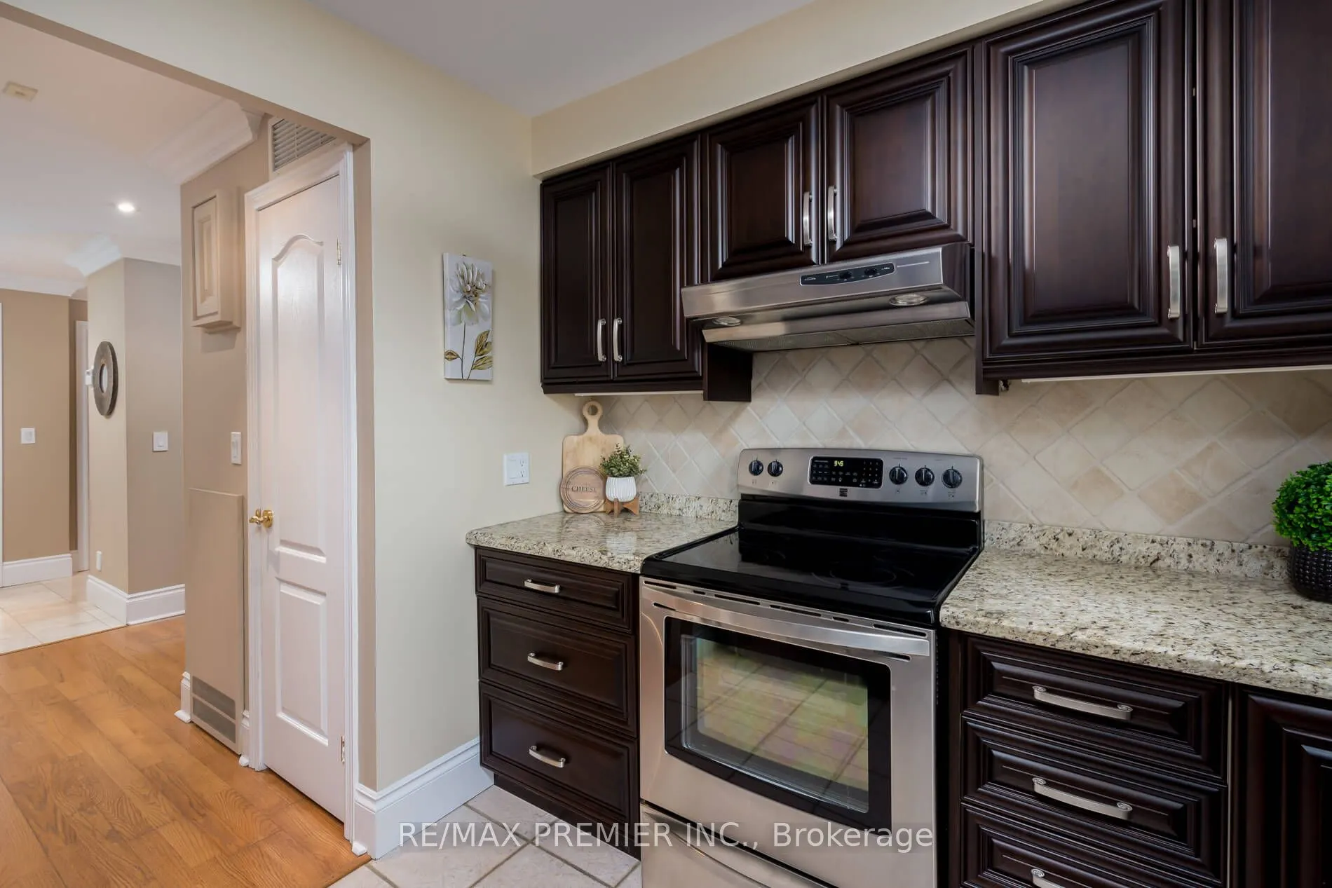 53 Woodbridge Avenue, #219