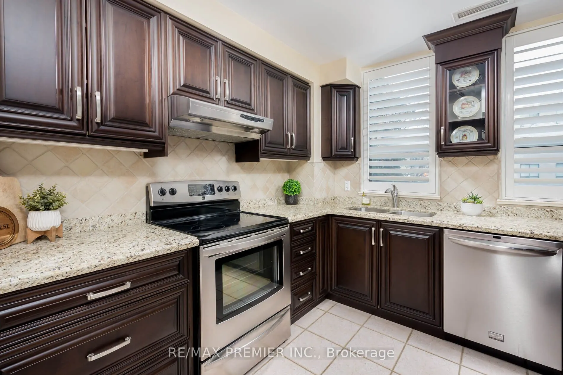 53 Woodbridge Avenue, #219